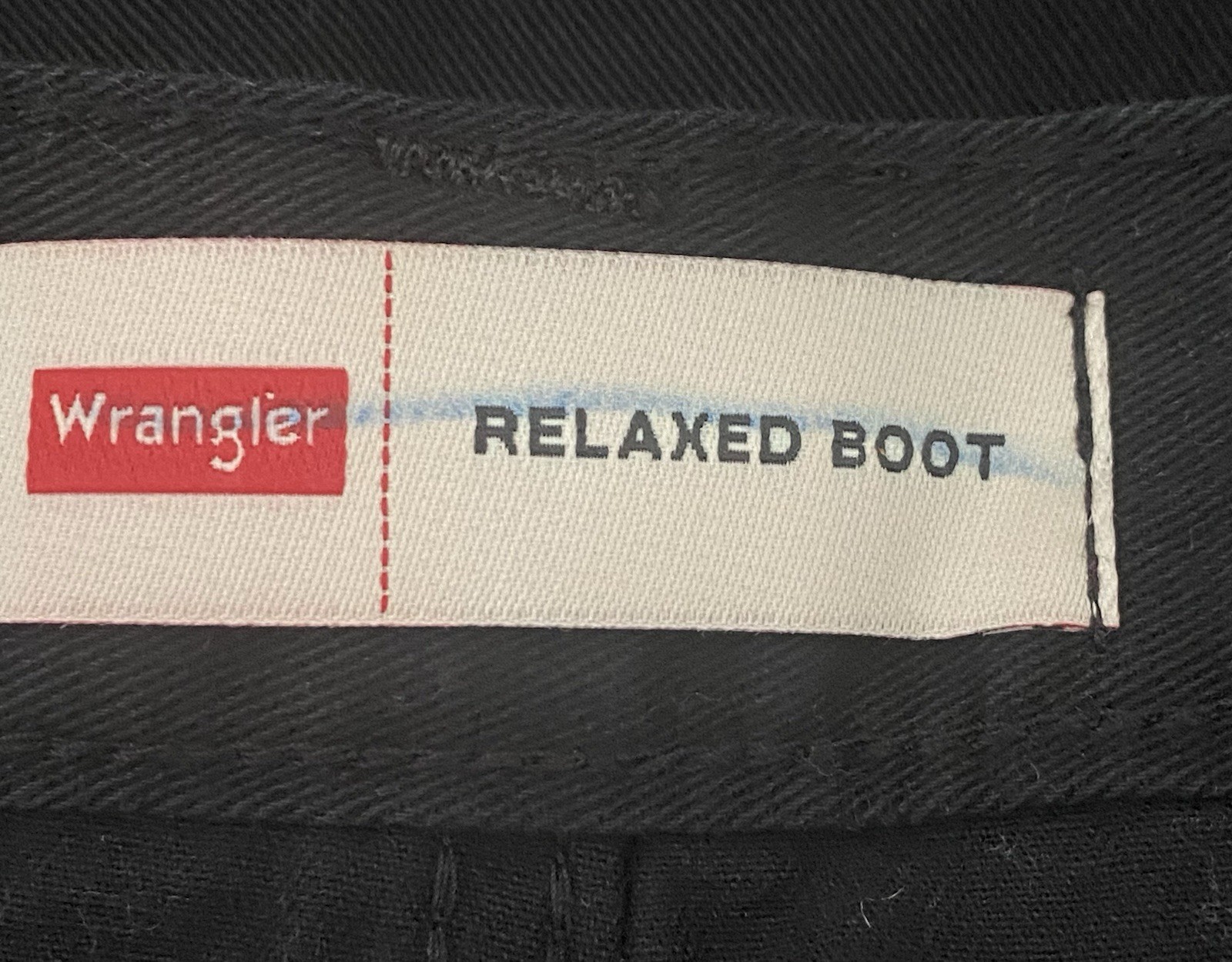 NWOT WRANGLER LEGACY MEN’S CARGO TWILL BLACK PANTS RELAXED FIT BOOT CUT 42/32