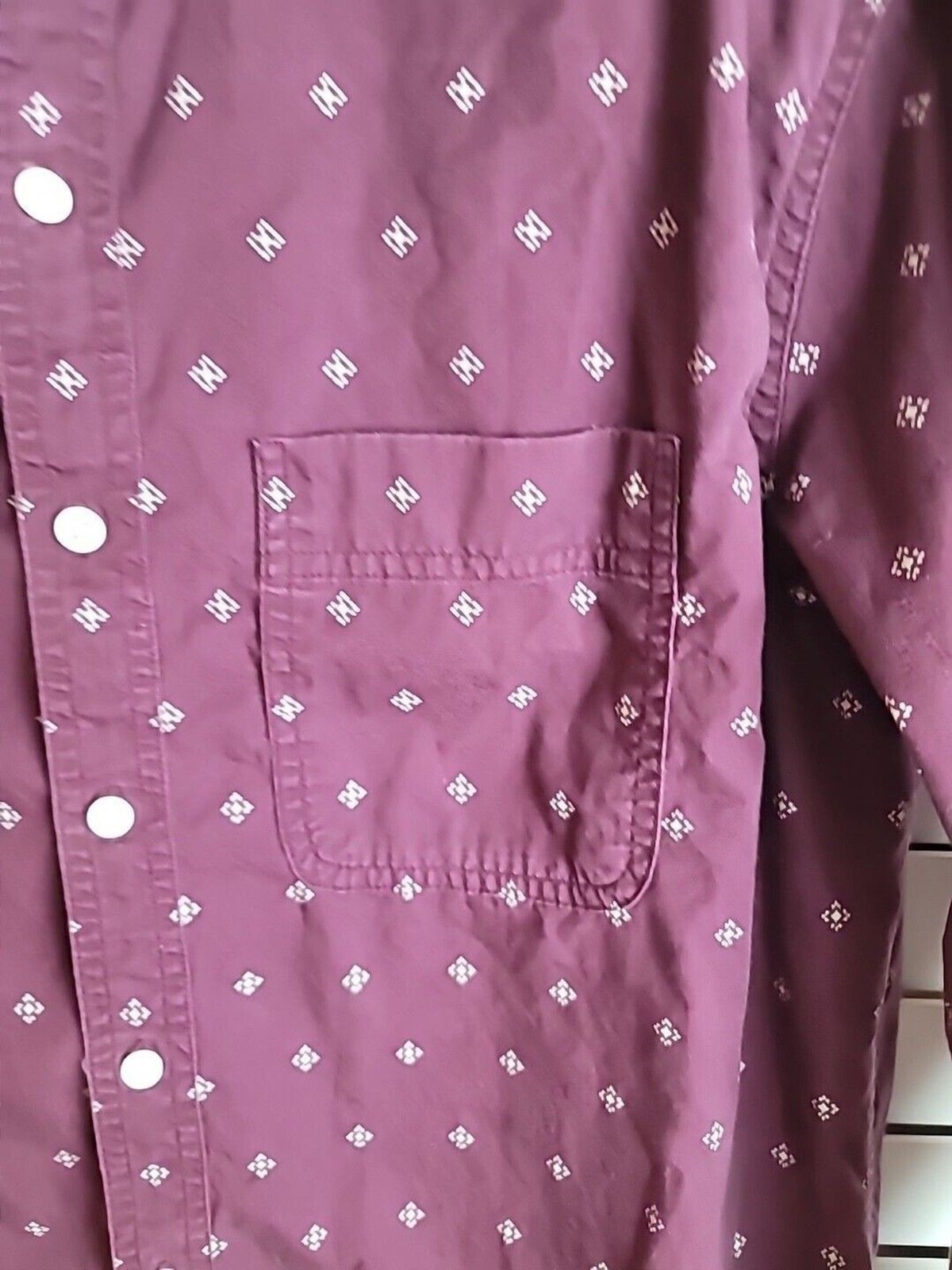 American Eagle Mens Button Up Shirt M Plum Geometric Print 100% Cotton LS