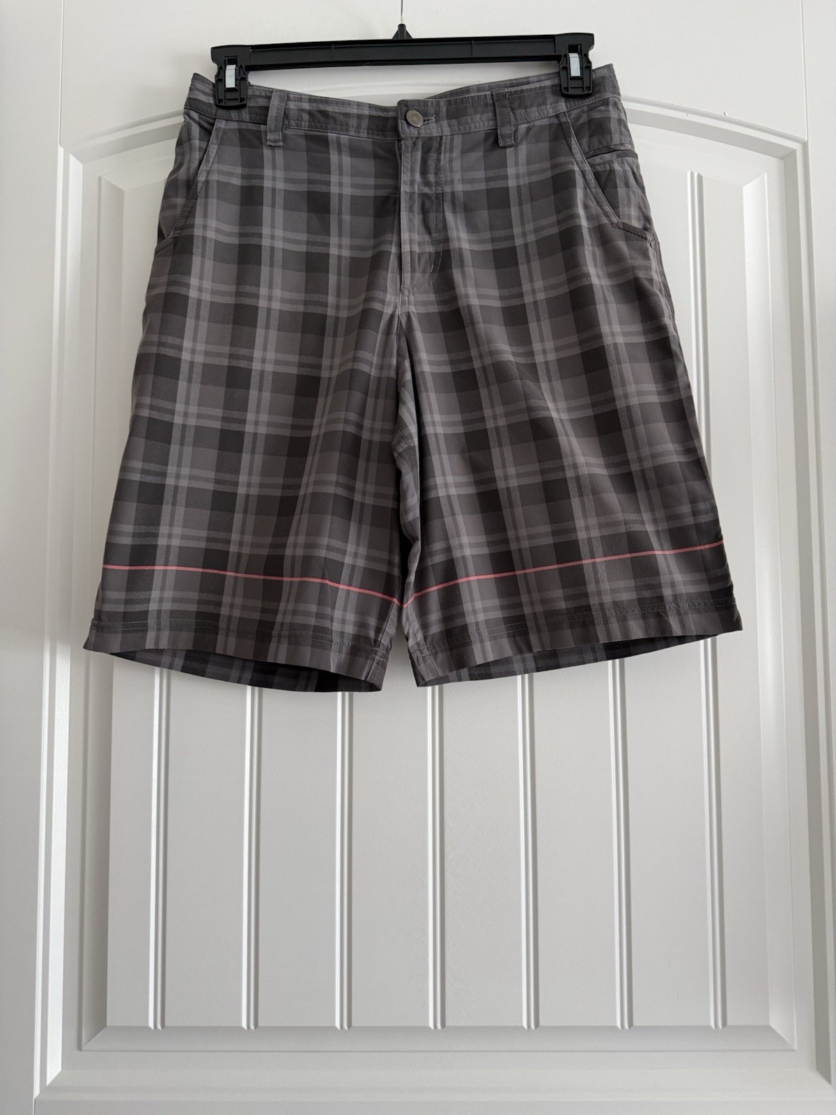 LULULEMON NYLON LYCRA ZIP FRONT POCKETS MEN’S SHORTS SIZE 32