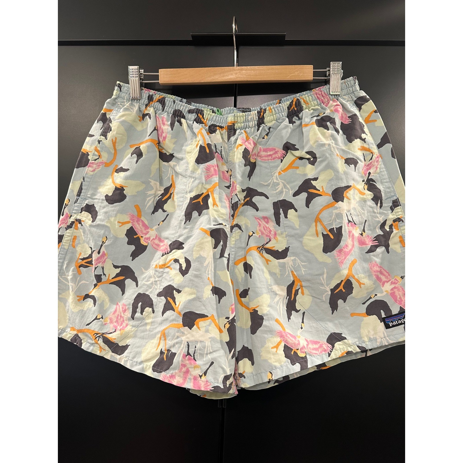 Patagonia Baggies Shorts Mens Large Blue Pink Bird Floral Print 5 Inch Inseam