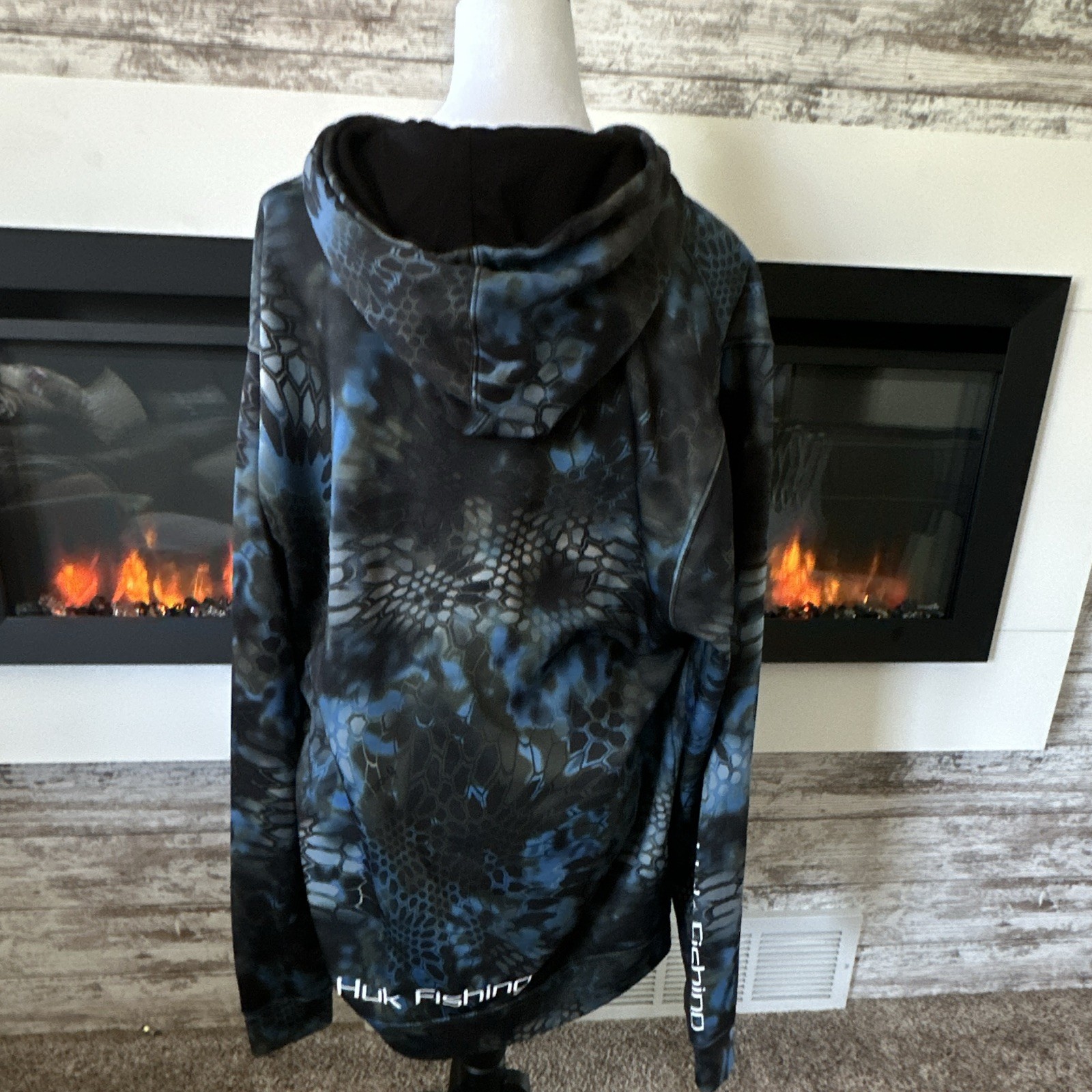 Huk Blue/Black Camo Pullover Hoodie XL Men’s Long