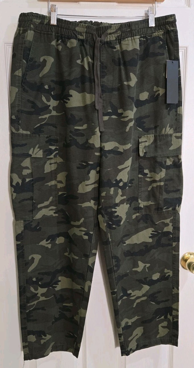 Lazer Cargo Pants LARGE Mens Loose Fit Straight Leg Green Camo Sits Below Waist