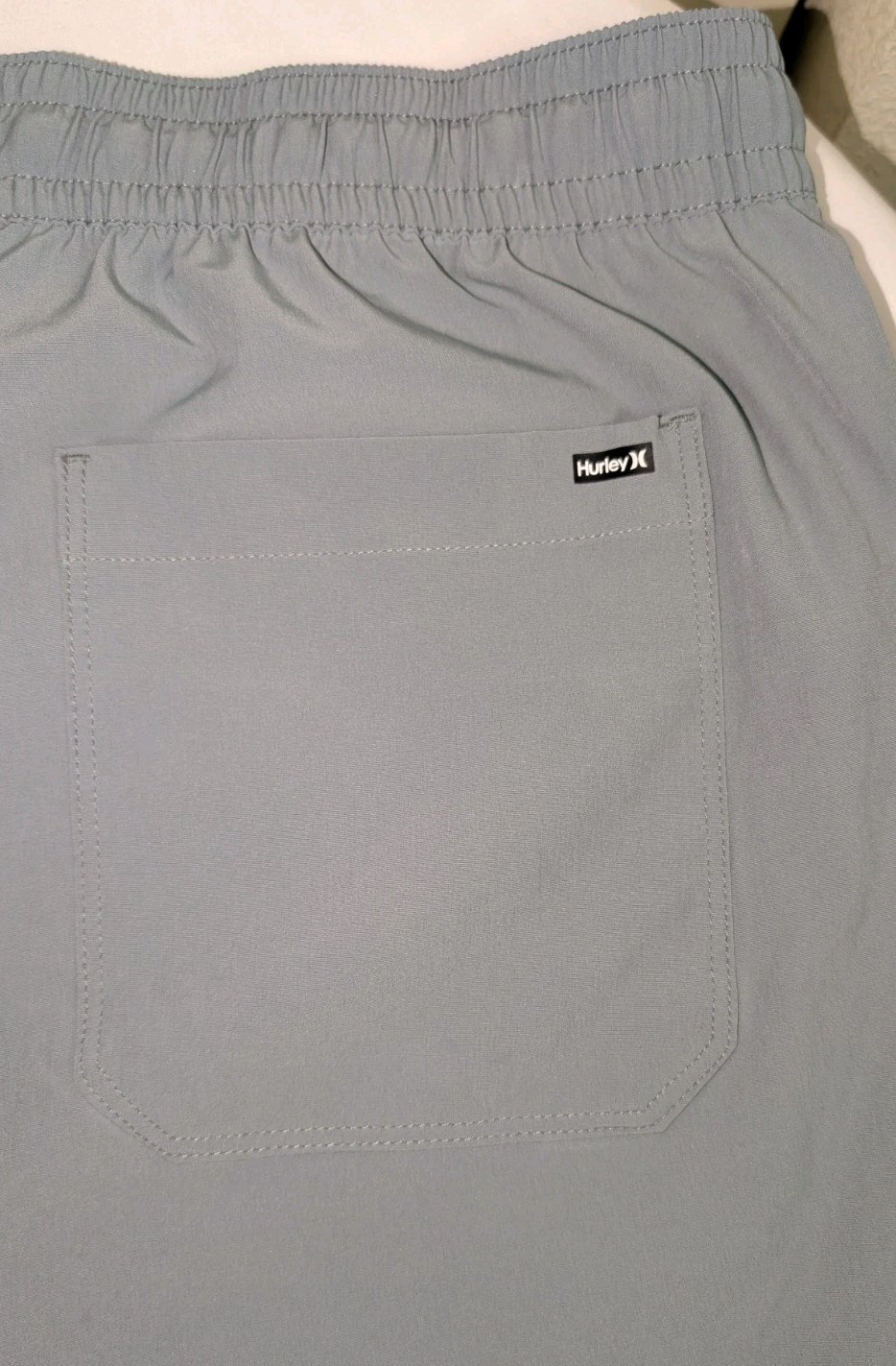 Hurley Men’s Gray Polyester Athletic Shorts Drawstring Pockets Inseam Logo