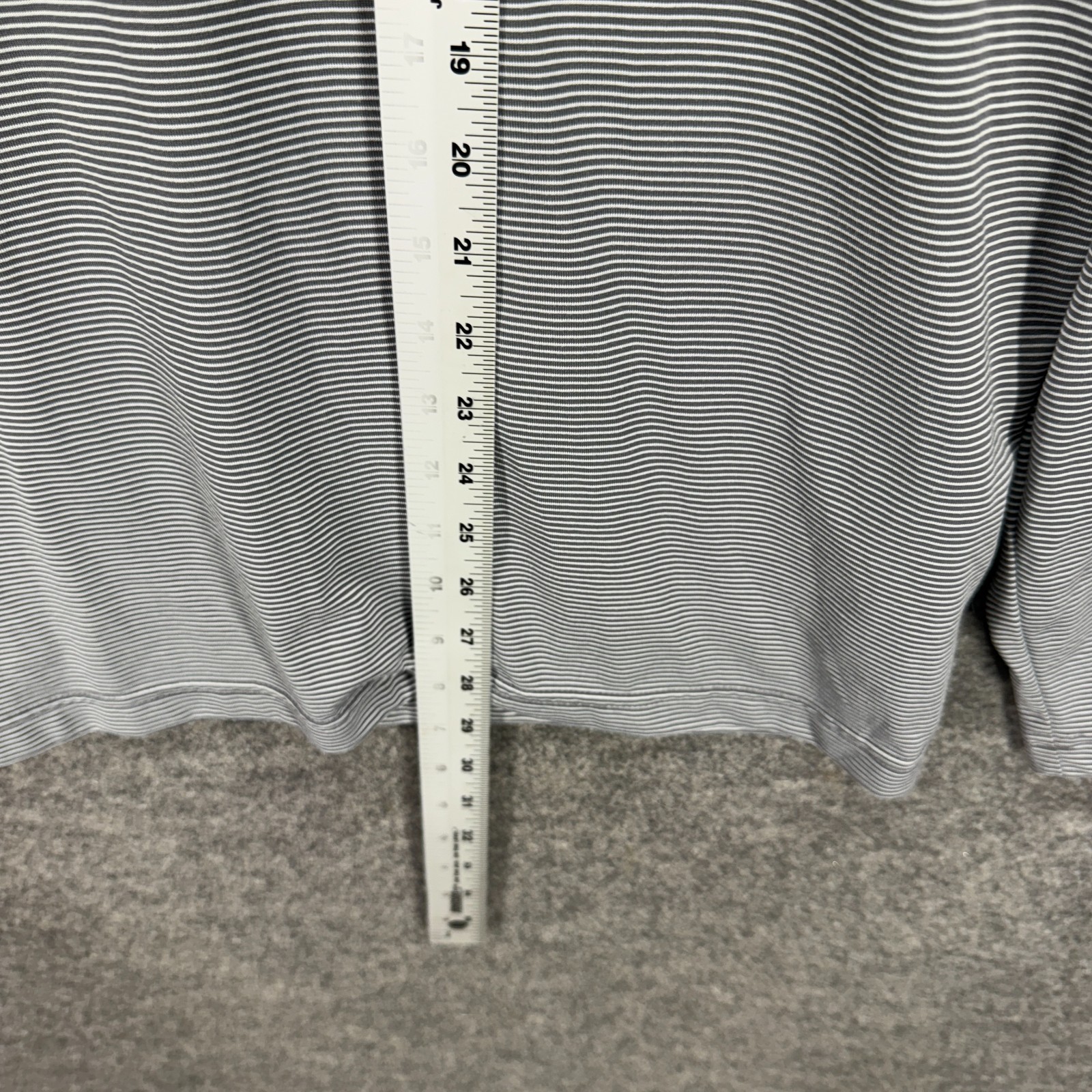 Under Armour Activewear Track Jacket Men XL Gray Striped 1/4 Zip Long Sleeve