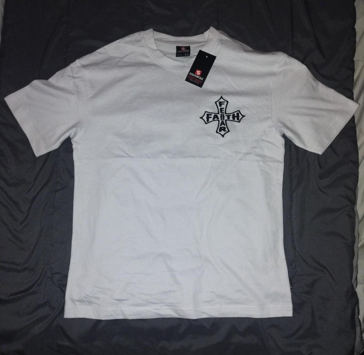 Southpole Men’s White Fear Faith Cross Graphic Print Crew Neck T-Shirt S