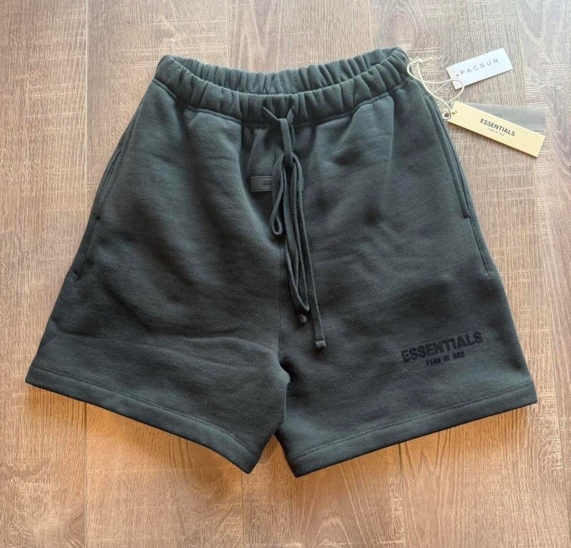 Fear of God Essentials shorts SS22 Black Size Small Fast Shipping