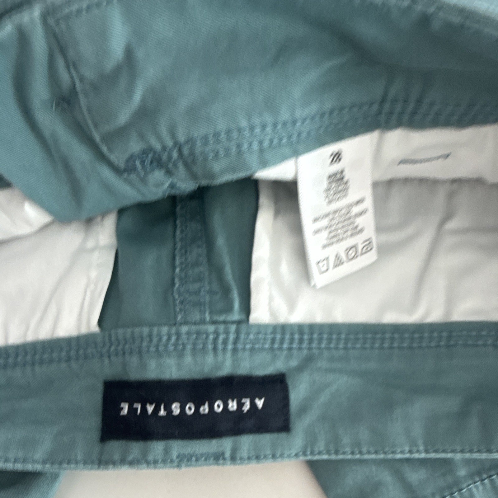 Aéropostale Green Chino Shorts Regular Flat Front Pockets Zip Button Closure