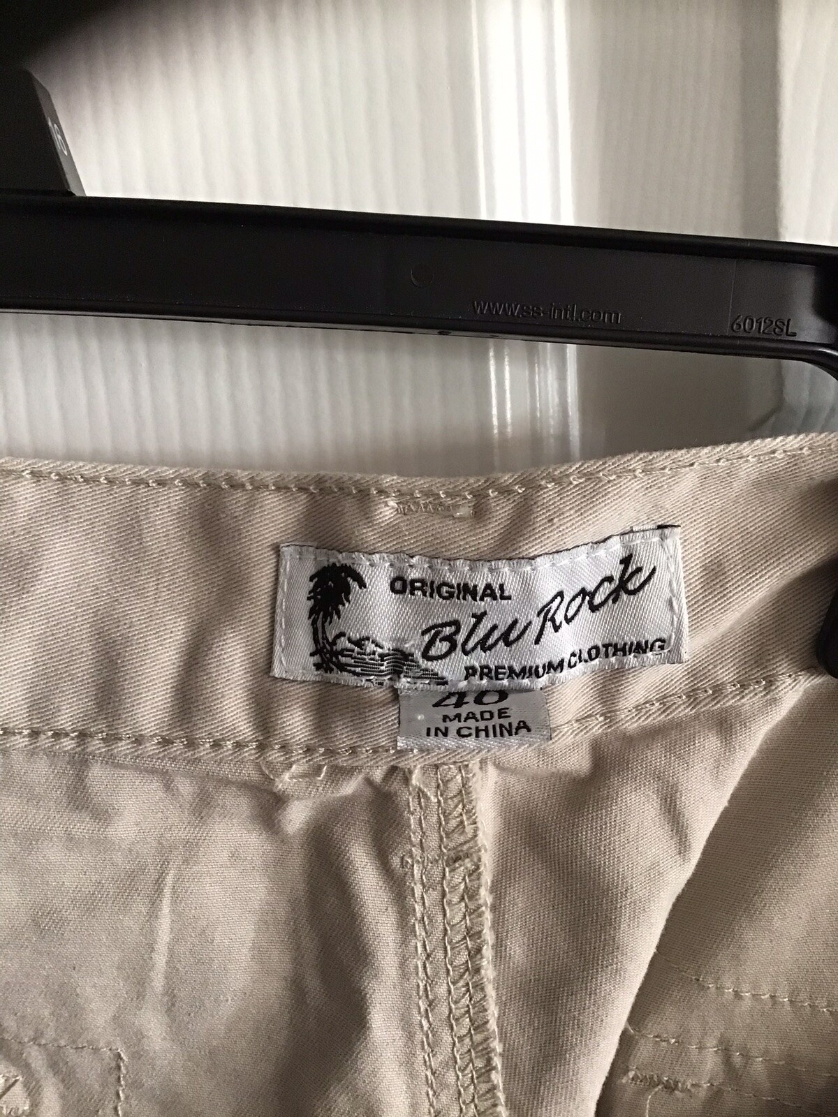 BLU ROCK Premium Beige Cargo Shorts Size 40