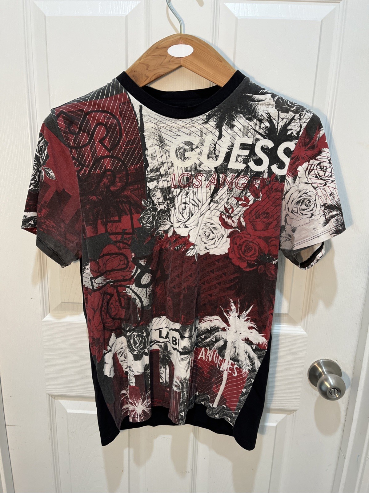 GUESS Men’s Short Sleeve T-Shirt Red And White Los Angeles Graphic Tee Men’s M