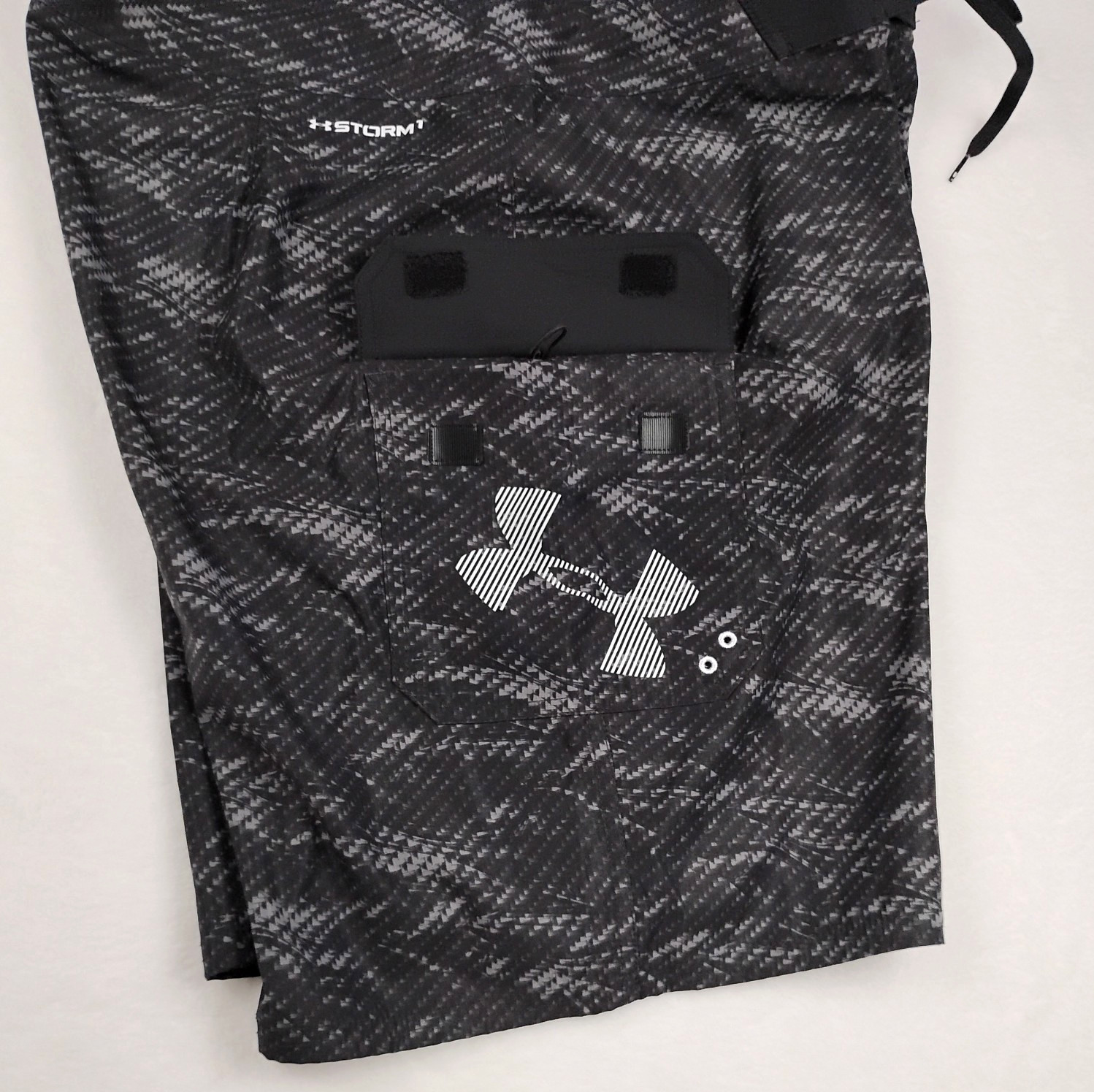 Under Armour Storm Board Shorts Mens 38 Reblek Black HeatGear Loose Swim Trunks