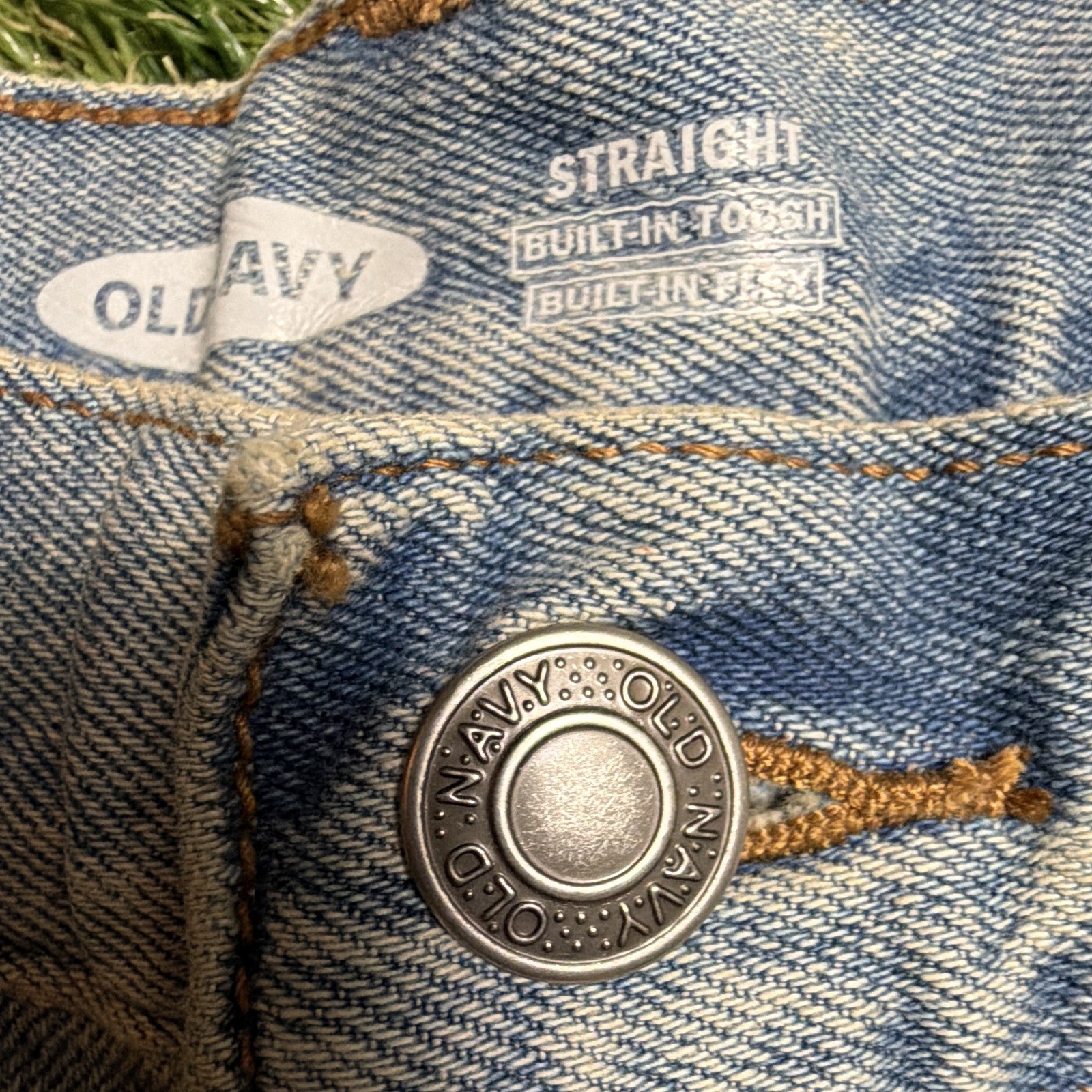 Old Navy Men’s Built-In Flex Straight Fit Light Wash Denim Jeans Stretch