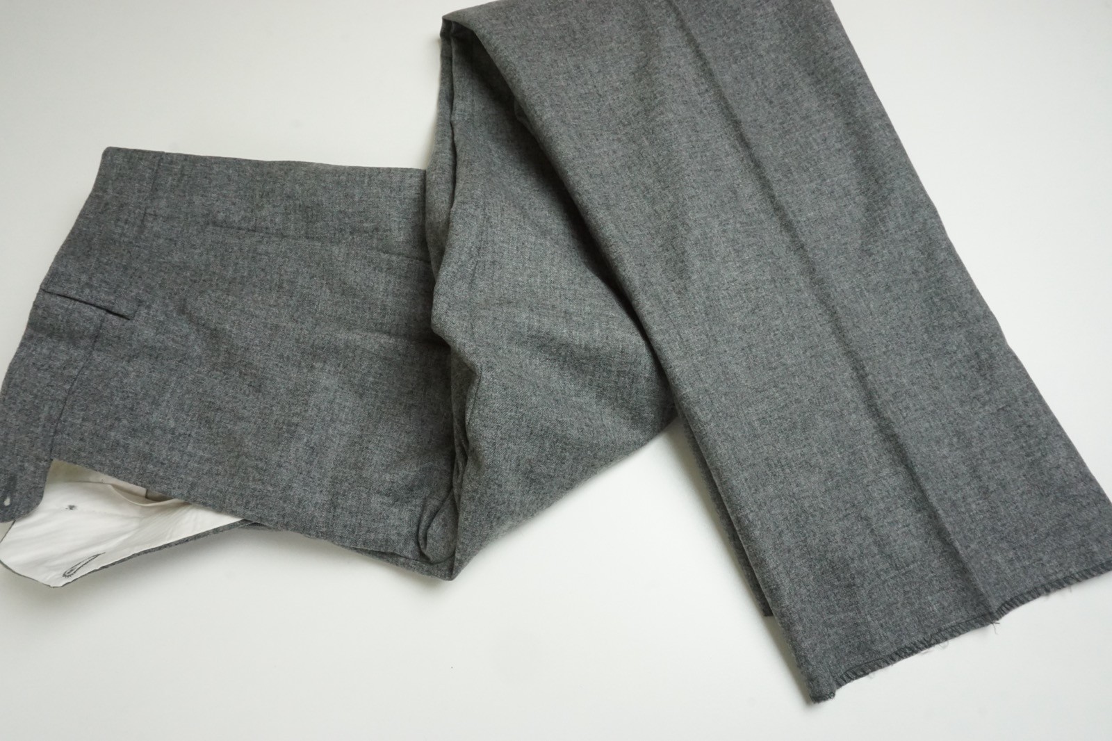 Isaia Solid Gray Flannel 100% Wool 2 Pc Suit Jacket Pants 40R US 50 EU BRAND NEW