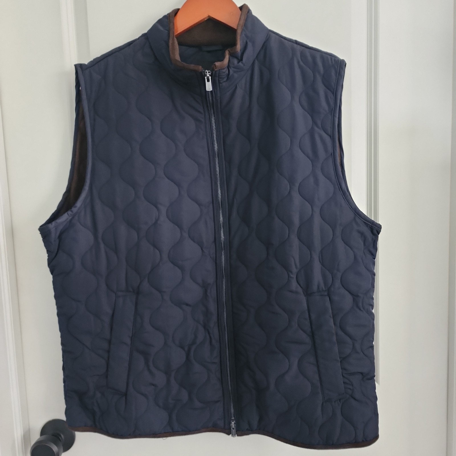 Mens Tahari Quilted Vest Fleece Lined Brown Suede Trim Mens Size XL Navy NWT