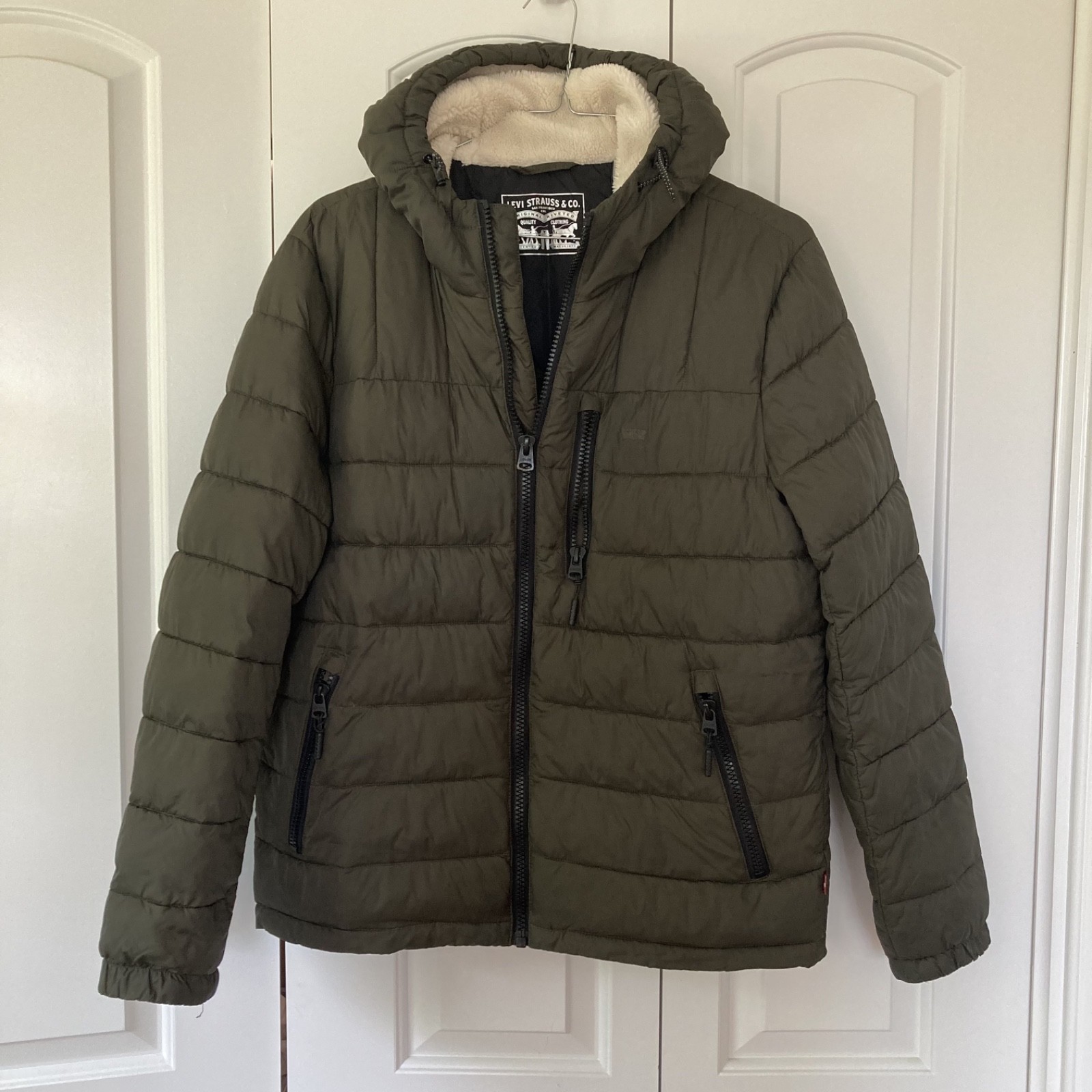 Mens Levi’s Hooded Puffer Jacket Size Medium, Green, Faux Fur Hood