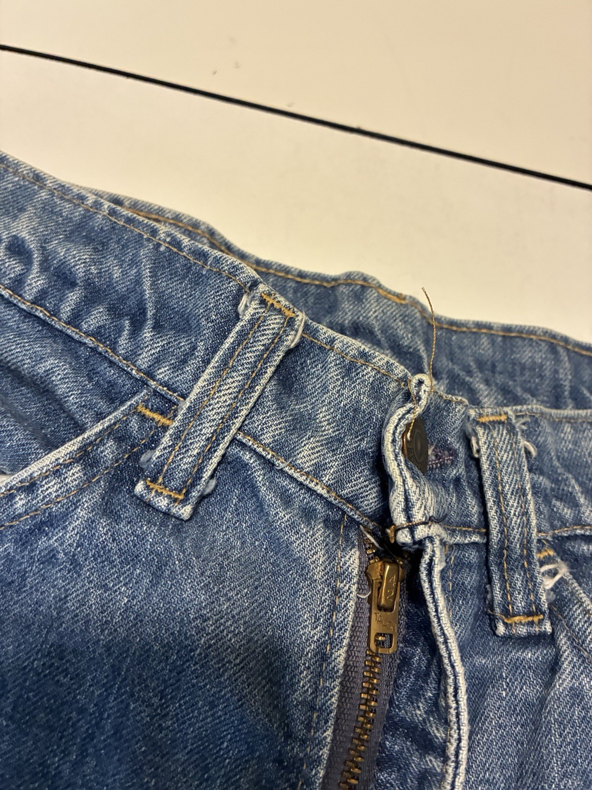 Vintage Levi’s 40519 Jeans 29×34 Light Wash Orange Tab Straight 70s Hippie USA