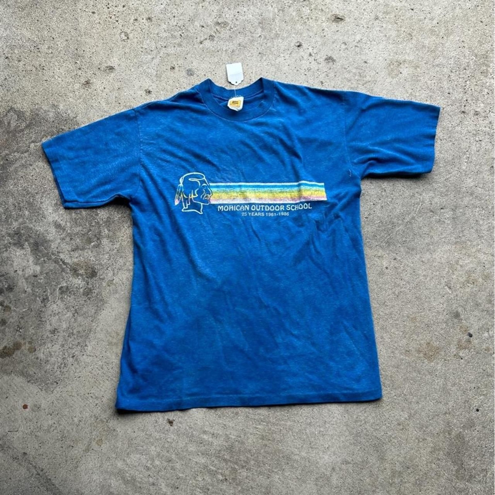 1986 Mohican Outdoor School blue T-shirt Size L paper thin