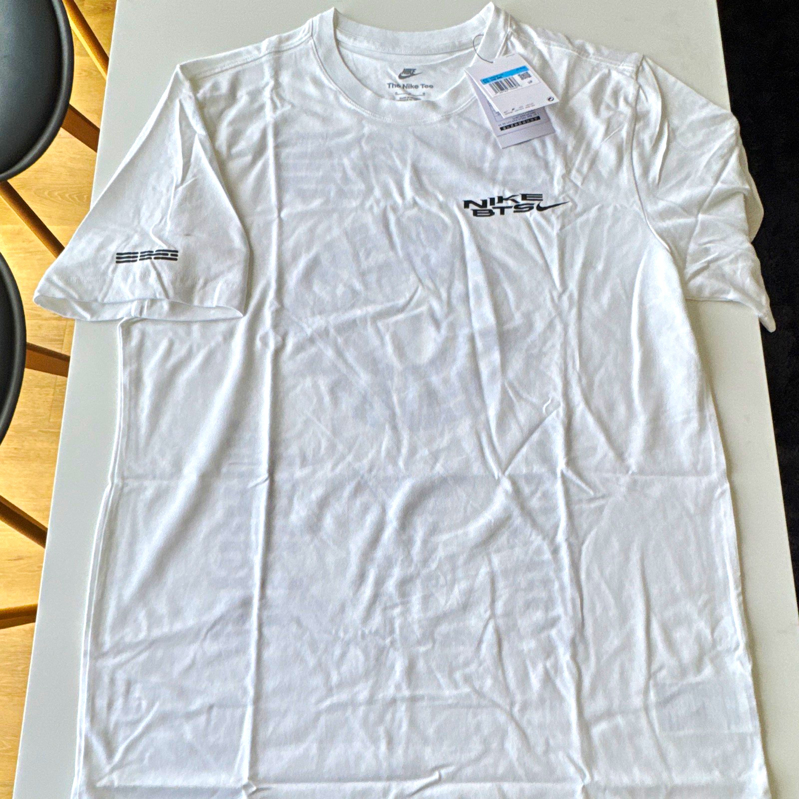 Nike x BTS The Nike Tee Men’s M White Graphic Print Crew Neck T-Shirt