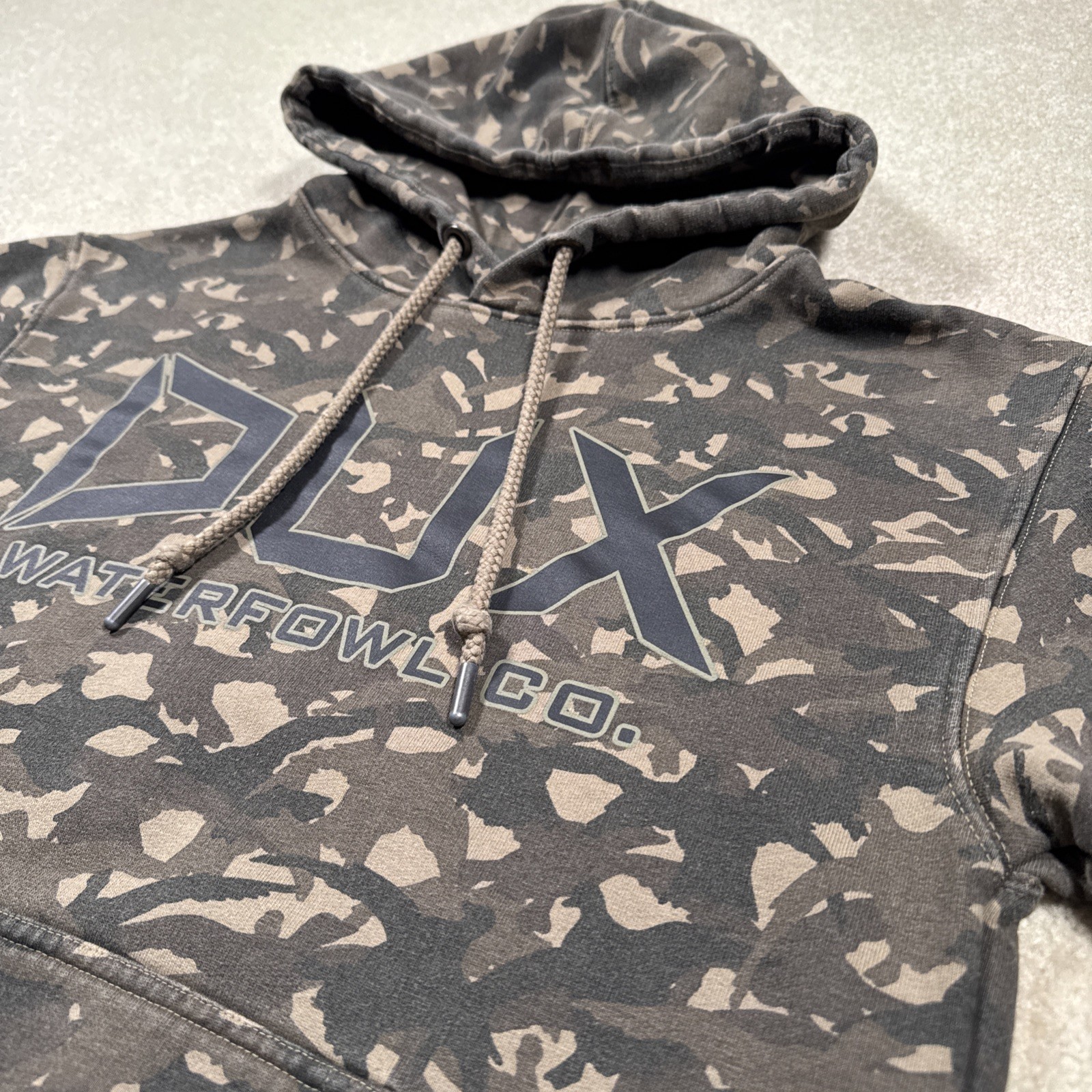 Dux Waterfowl Co. Hoodie Men’s Small Rare Duck Camo Print Bird Hunting Logo EUC