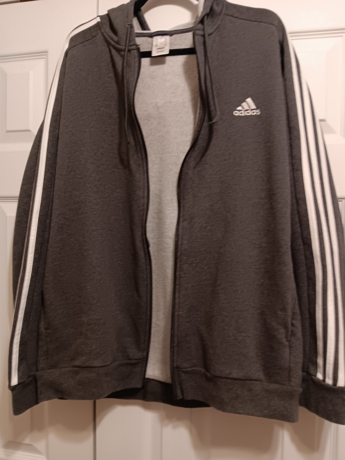 Adidas Men’s Essentials Fleece 3-Stripes Full-Zip Hoodie Gray/ SIZE XL / IJ6480