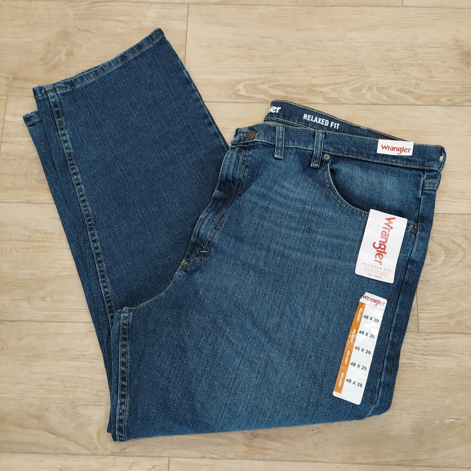 NWT Wrangler Relaxed Fit Jeans Men’s 48 X 29 Medium Wash Stretch Western
