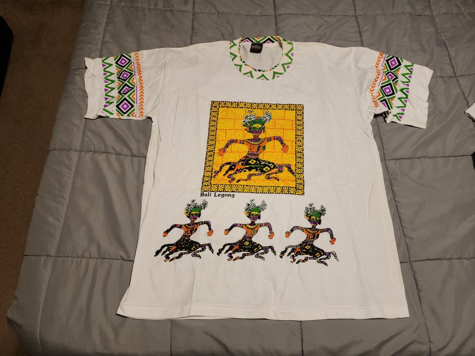 Borobudur Bali Legong Indonesia Aztec Souvenir Tshirt Size XL NWOT