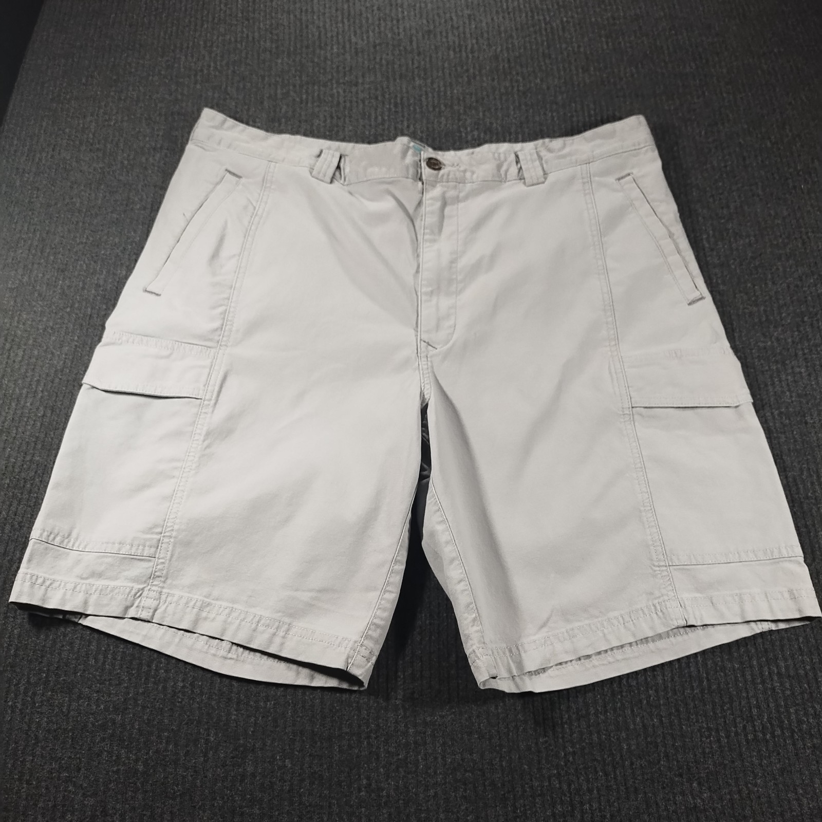 Men’s Tommy Bahama Gray-Khaki 6 pockets Shorts Size 40