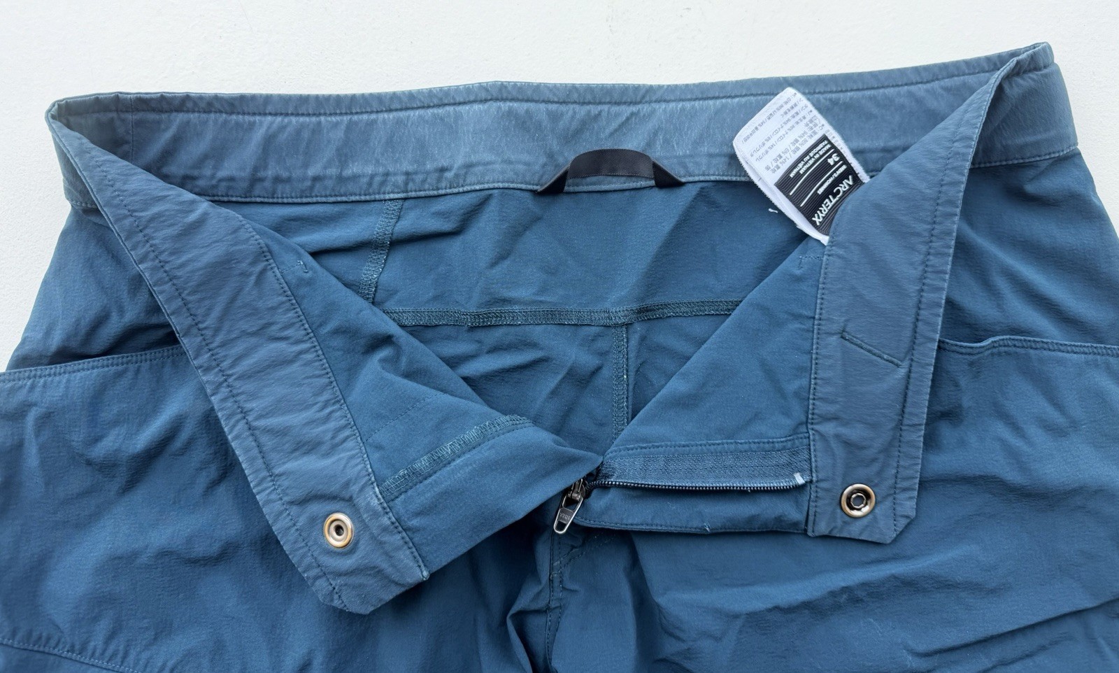 Arc’teryx Turquoise Blue Lefroy Quick Dry Shorts sz 34 11” Inseam Hiking NEW