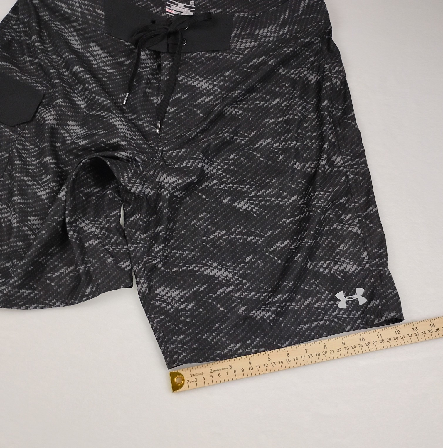 Under Armour Storm Board Shorts Mens 38 Reblek Black HeatGear Loose Swim Trunks