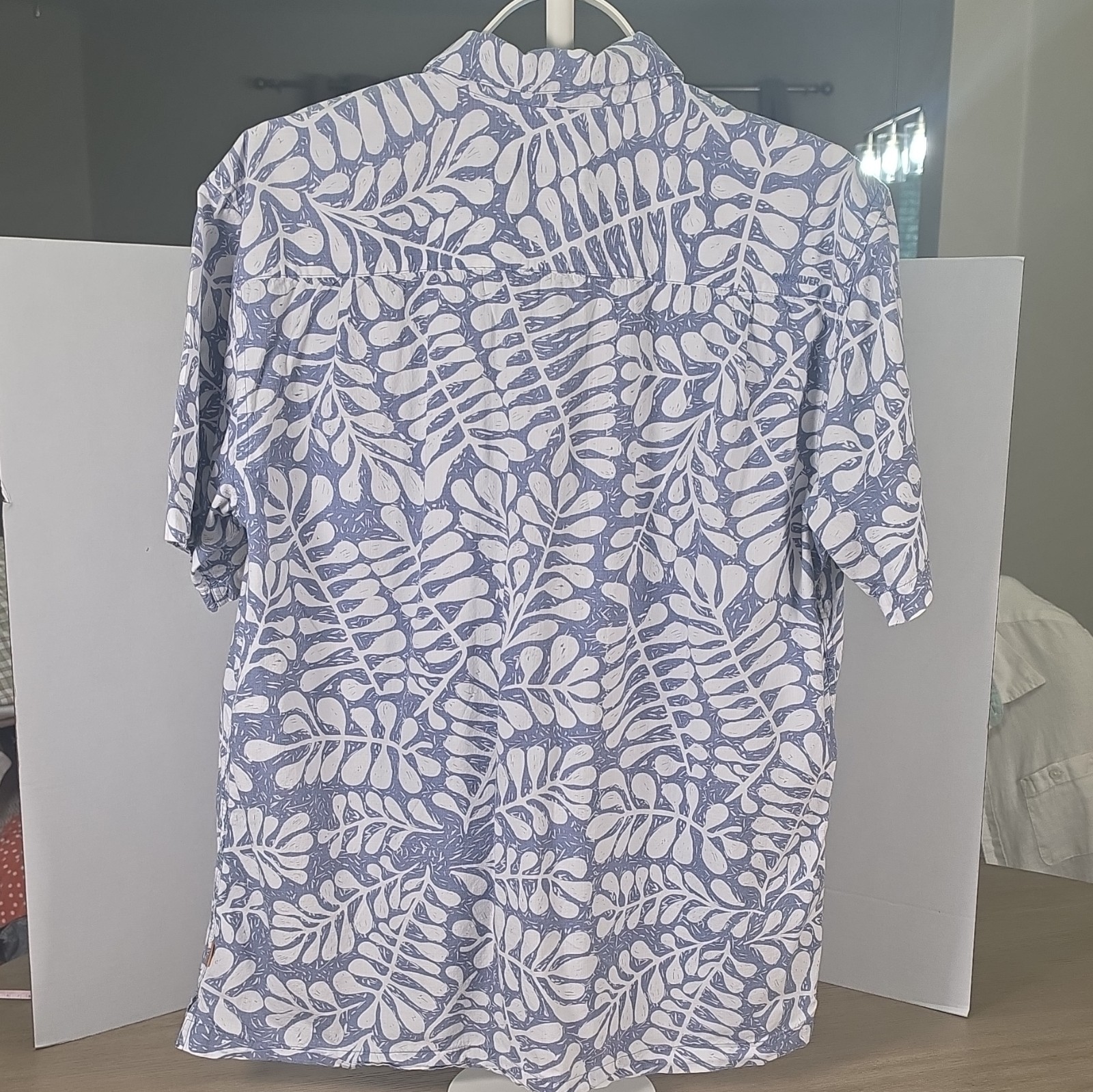 Quiksilver Waterman L Men’s Short Sleeve Comfort Fit Floral Cotton Button-Up