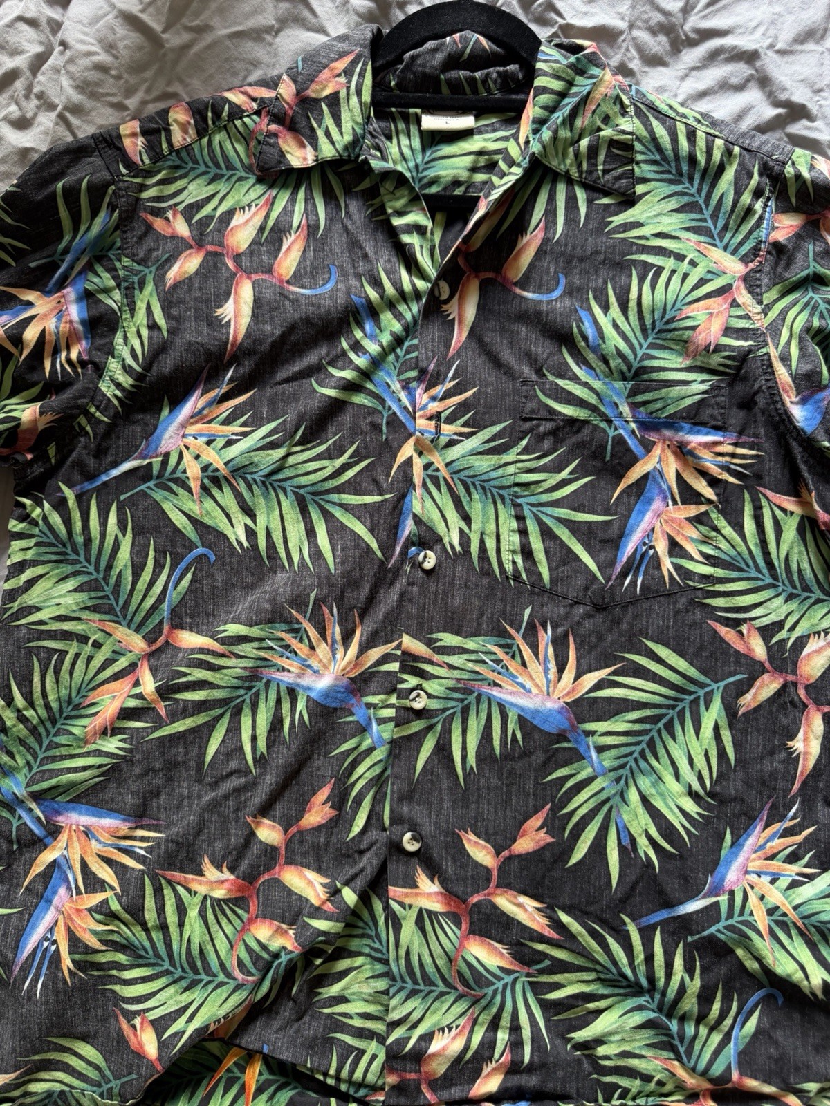 Go Barefoot Men’s L Black Hawaiian Tropical Cotton Woven Short Sleeve Button-Up