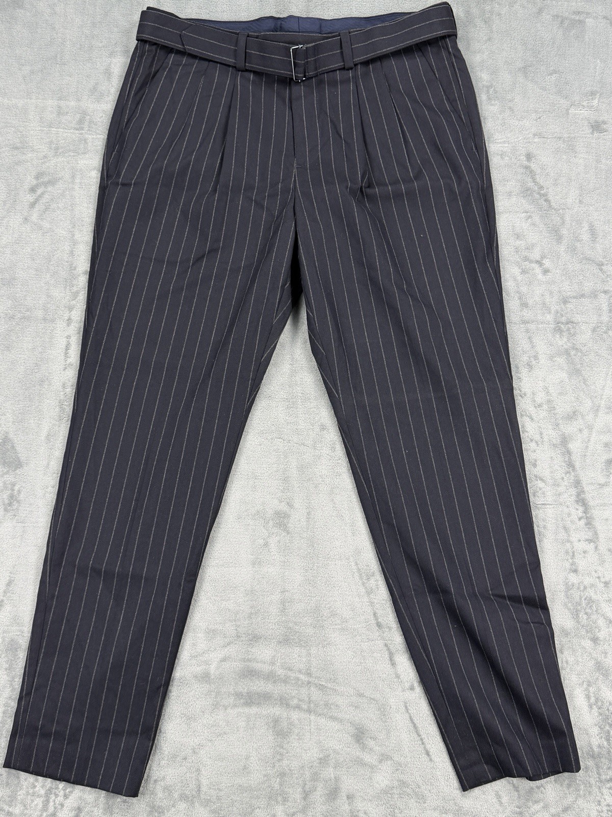 Express Men’s Cropped Dress Pants 32×32 Navy Pinstripe Slim Fit Belt NWOT
