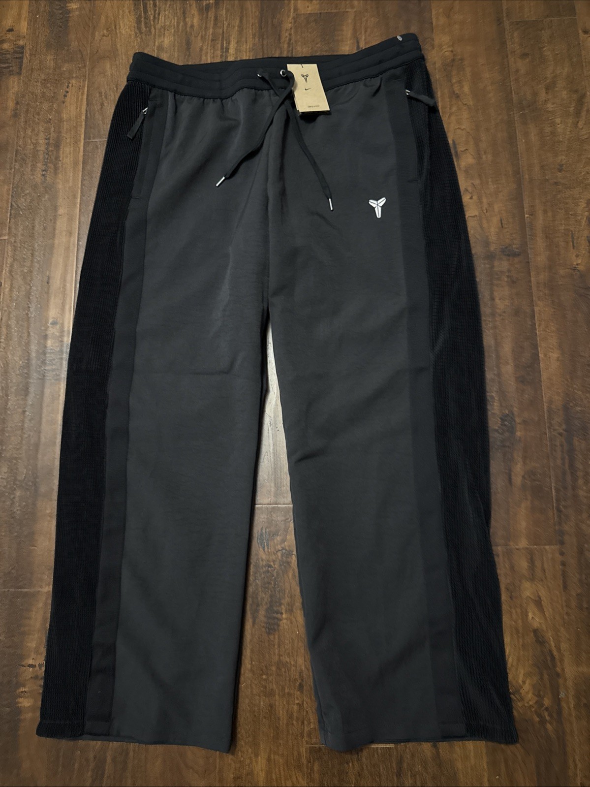 NWT Kobe Mamba Pleated Pants IB0009-010 Black/White Men’s Size 2XL. B2