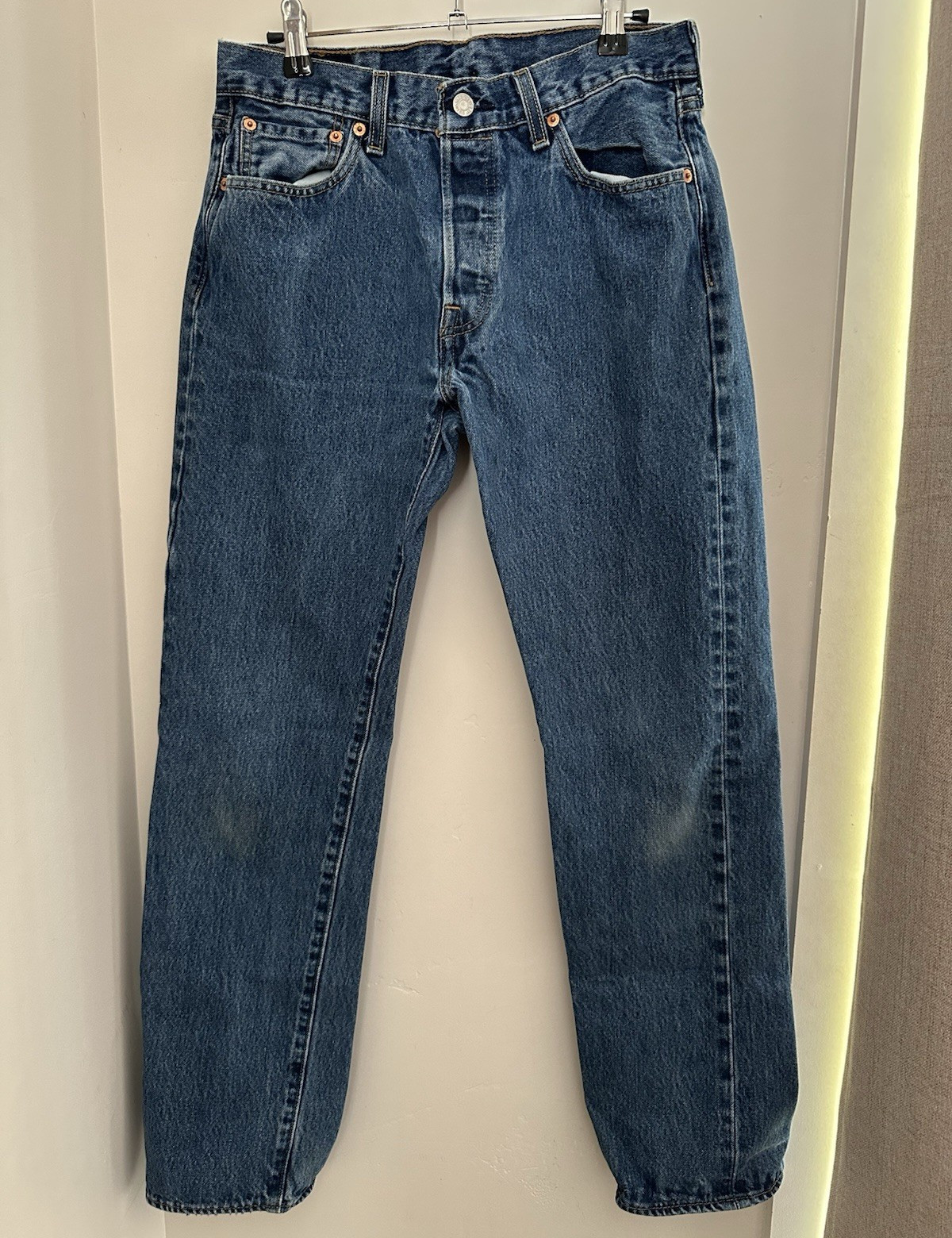 Levi’s 501 Original Fit Jeans – Men’s 30×32 – Medium Wash – Button Fly