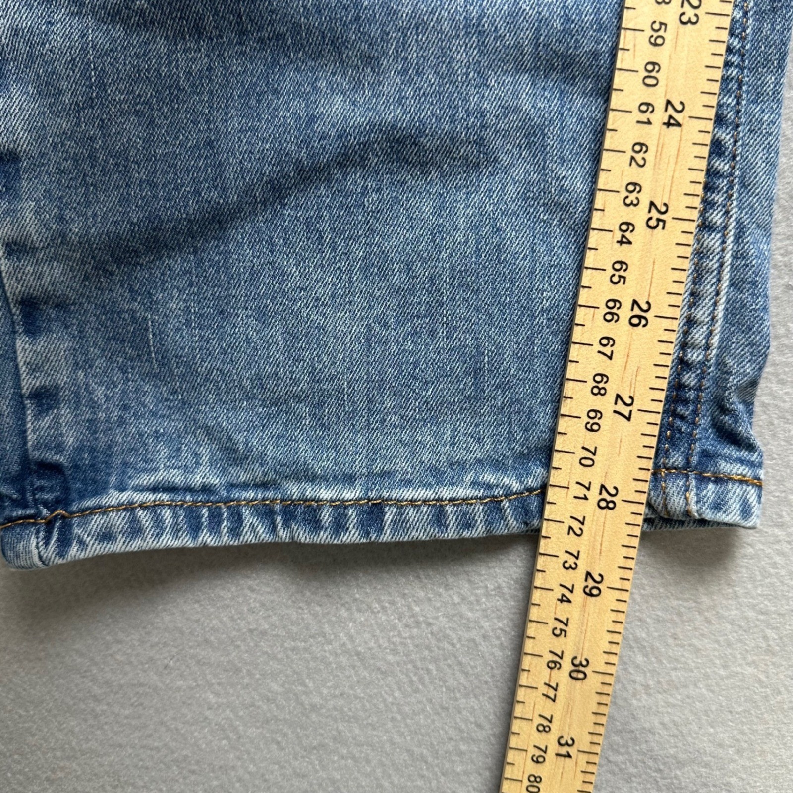 Levi’s 559 Relaxed Straight Jeans Mens 40×30 Blue Medium Wash Denim 00559-0409