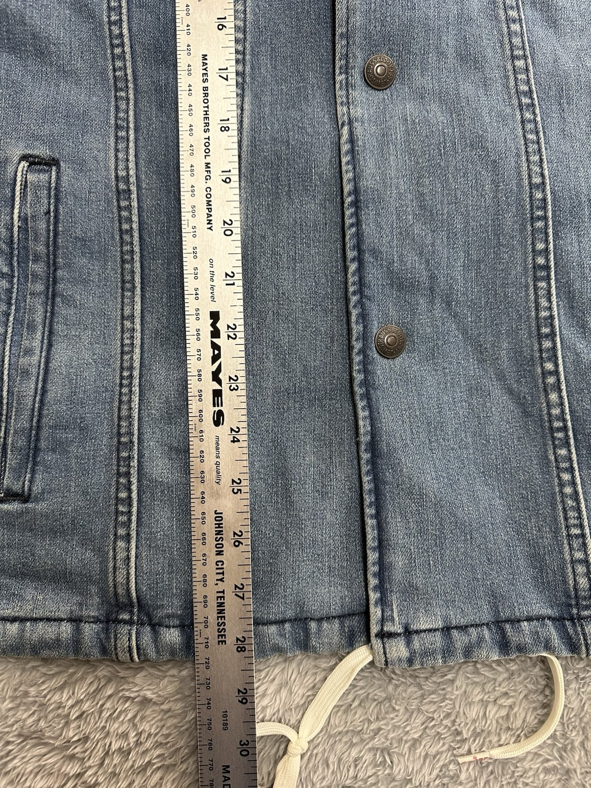 Levi’s Premium Denim Jacket Mens L Blue Logo Tape Trucker Snap Button Streetwear