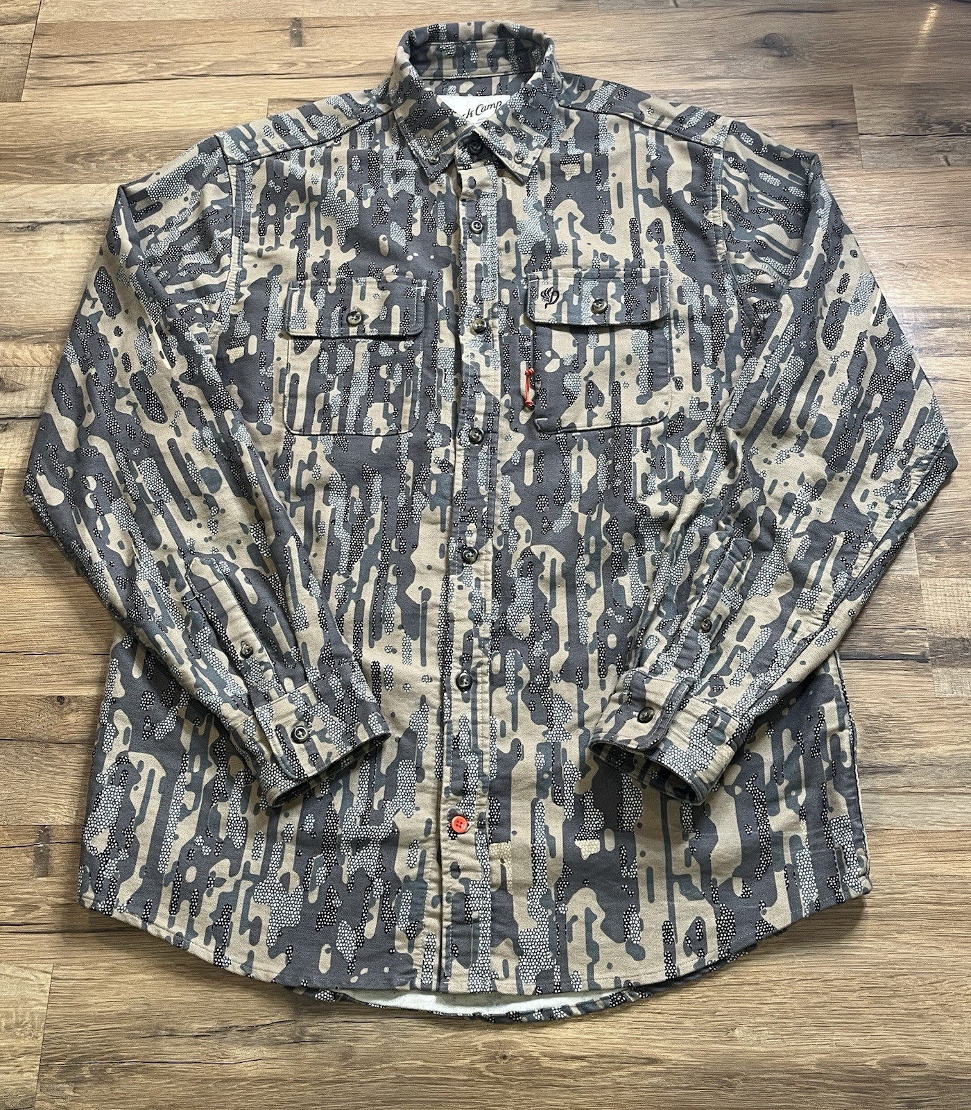 Duck Camp Button Up Shirt Mens L Green Camo Hunting Fishing Performance Utility