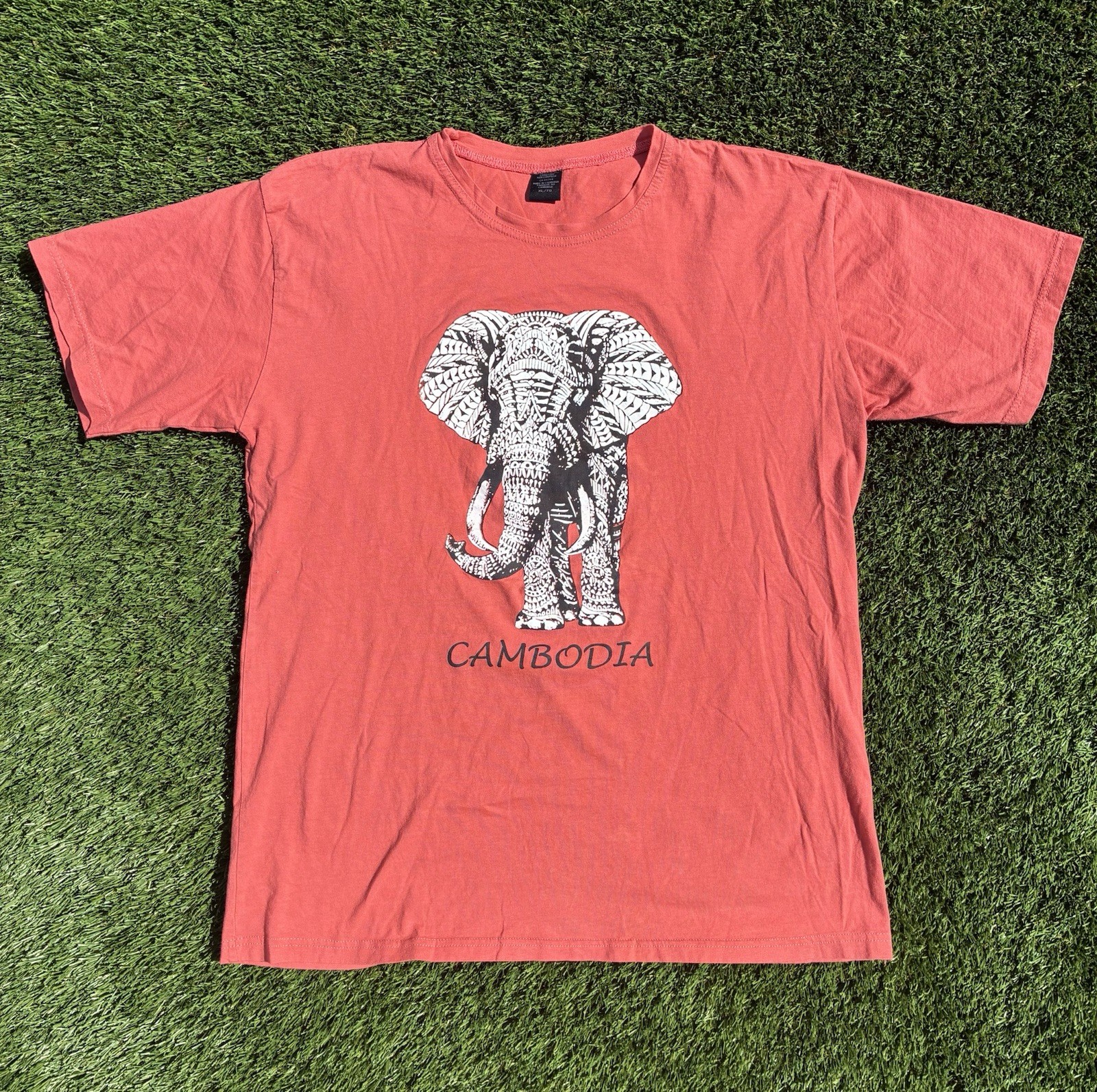 Cambodia Elephant Graphic T-Shirt Mens XL Coral Red/Pink Travel