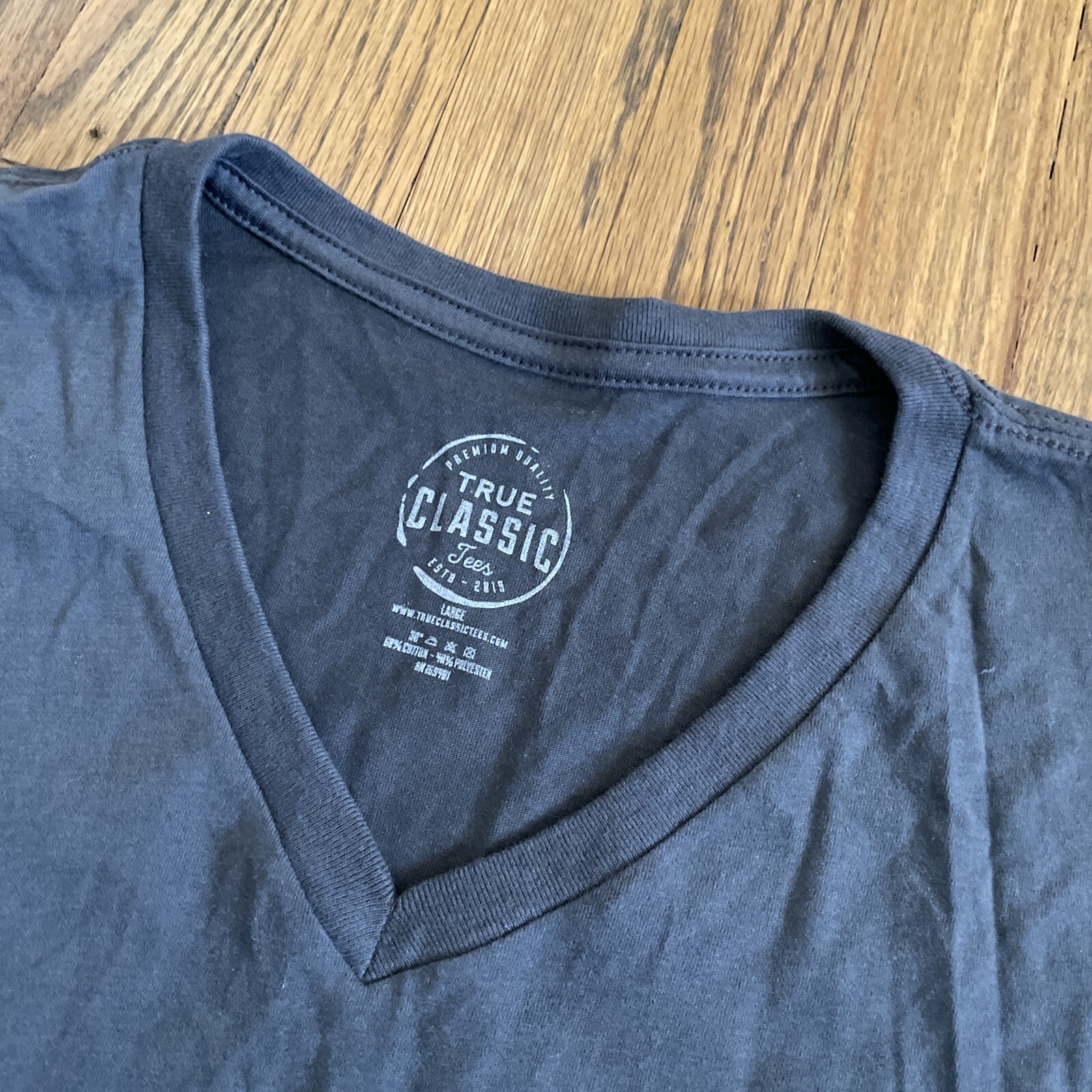 True Classic Premium Quality * V NECK * Tee T Shirt CARBON GRAY Men’s LARGE L