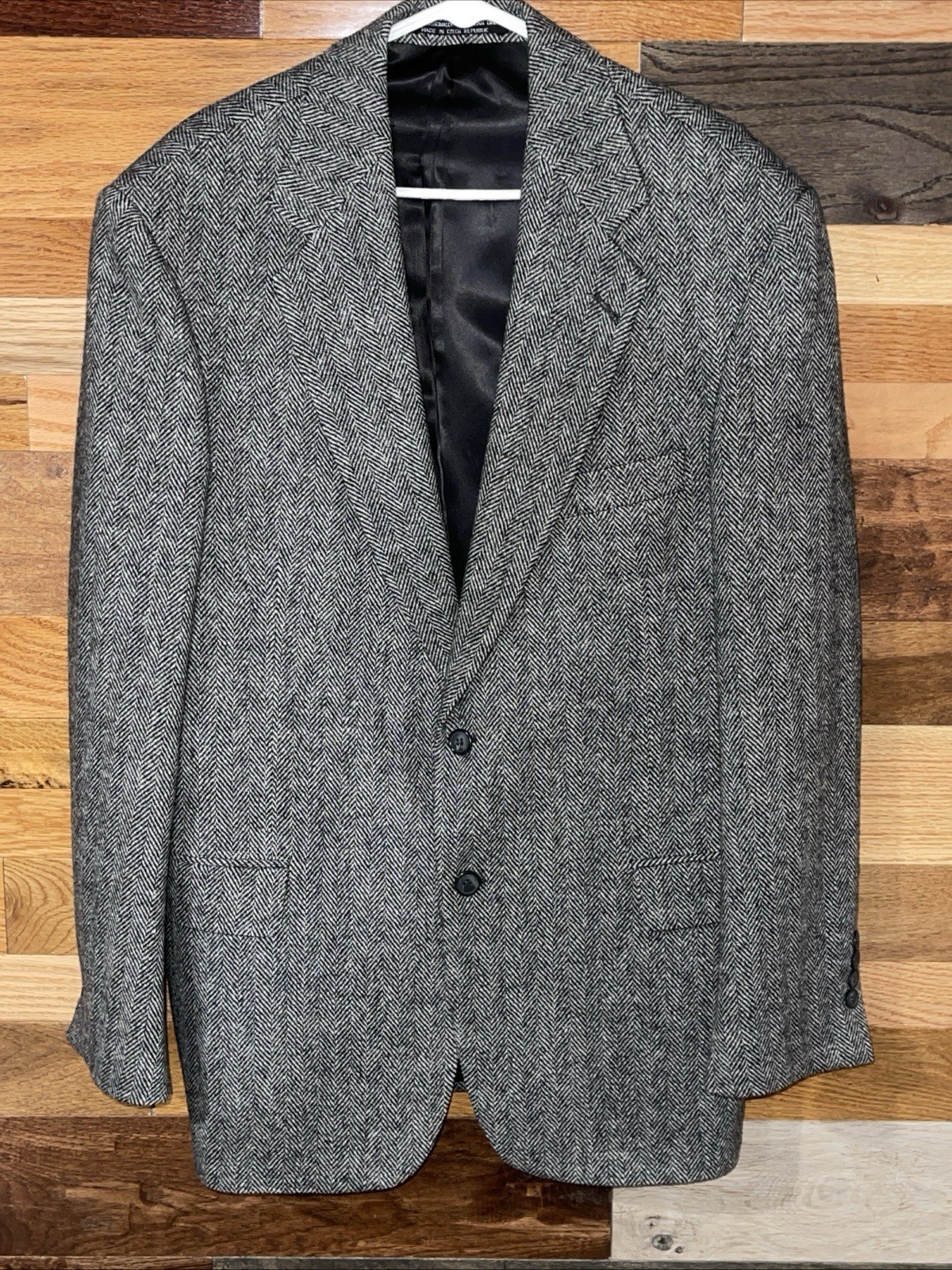 Famous Brands Sz 42 Lambswool Blend Herringbone Pattern Suit Jacket Business