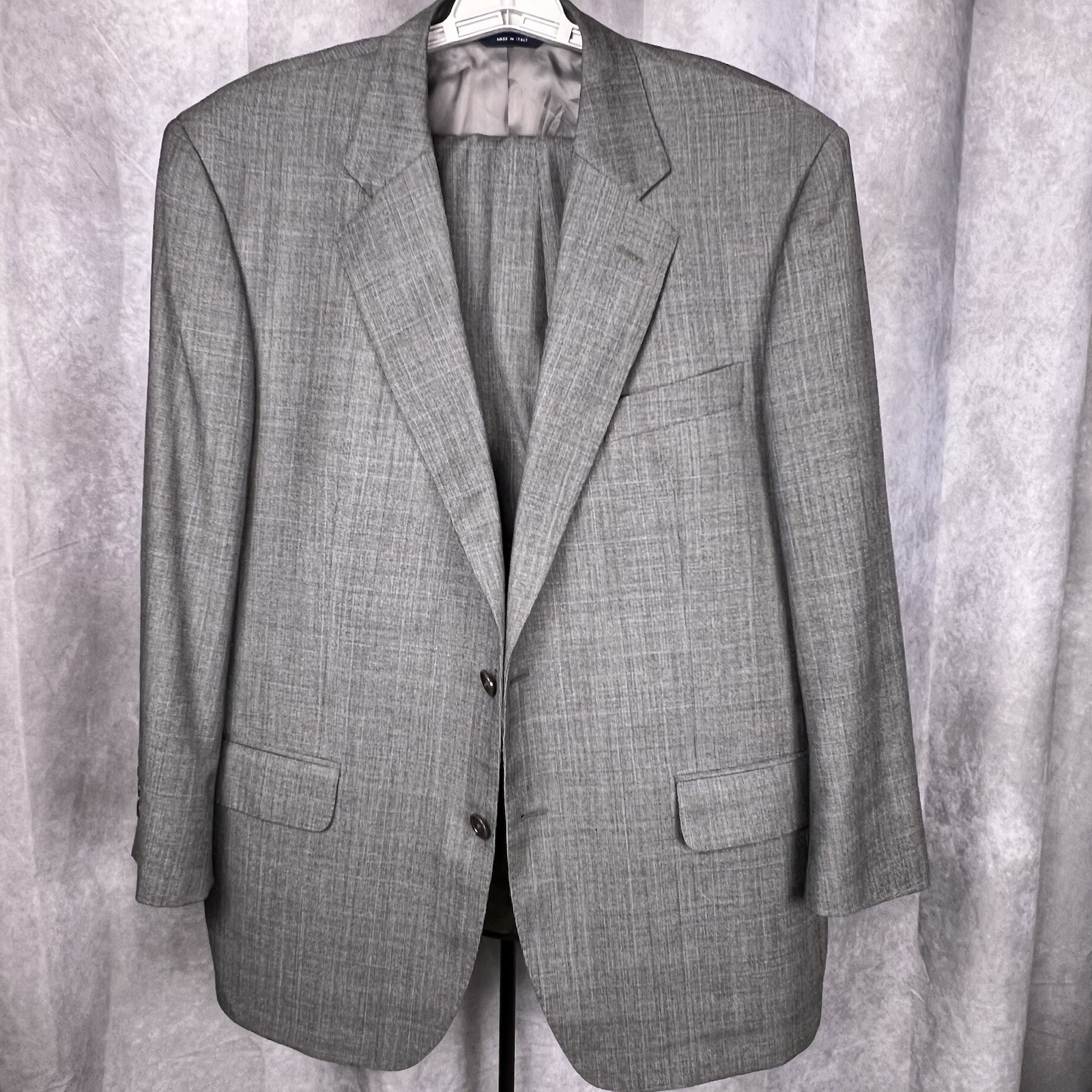 Brooks Brothers Gray Italian suit 44S – Wool- Beautiful- See Measurements