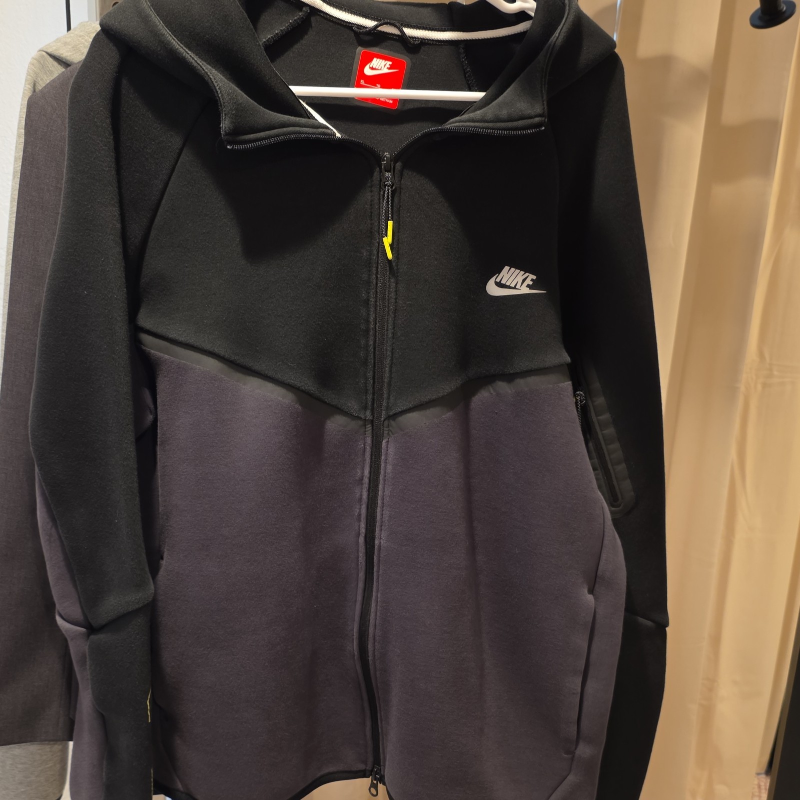 Nike Air Max Men’s Jogger Pants XL Black Jacket To Match.