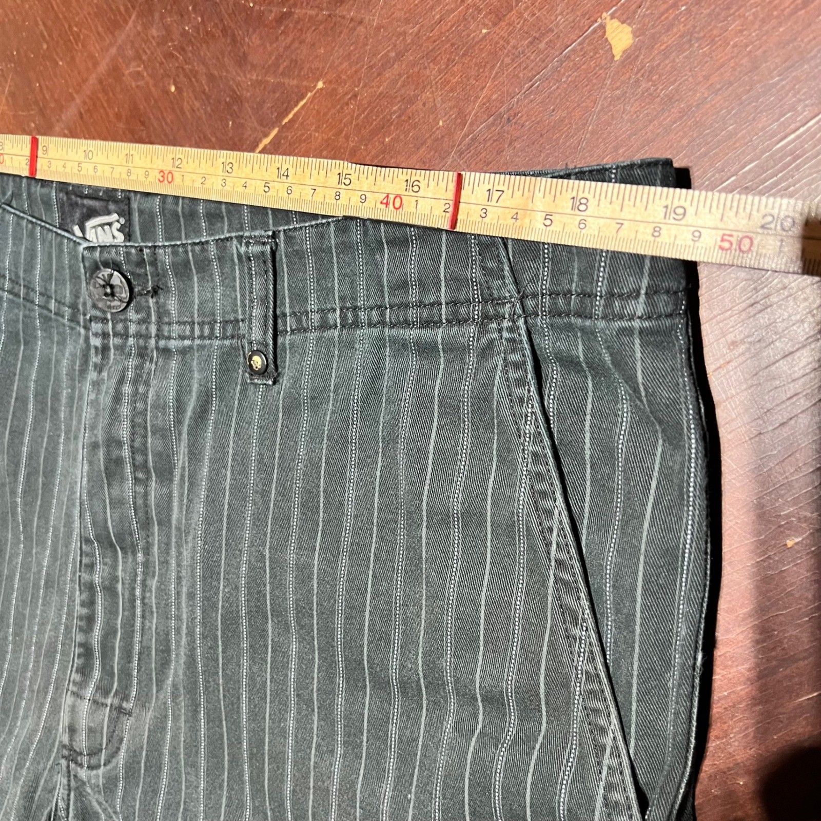 Vans Mens Pinstripe Cargo Shorts Faded Black Skater Punk Skull Buttons 36 Waist