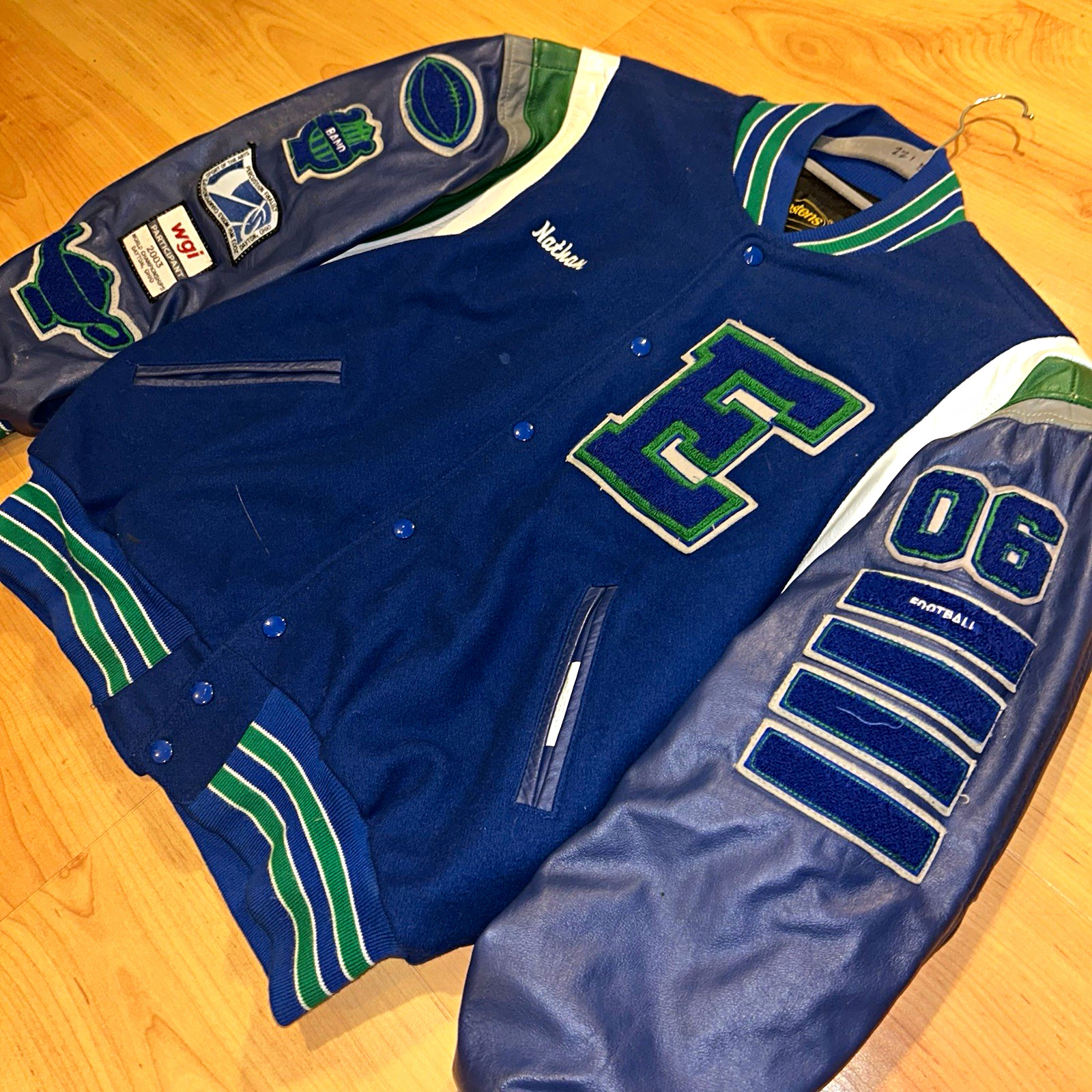 06 Holloway Men’s XL Blue/Green Varsity Jacket Snap Front Patches Lined Pockets