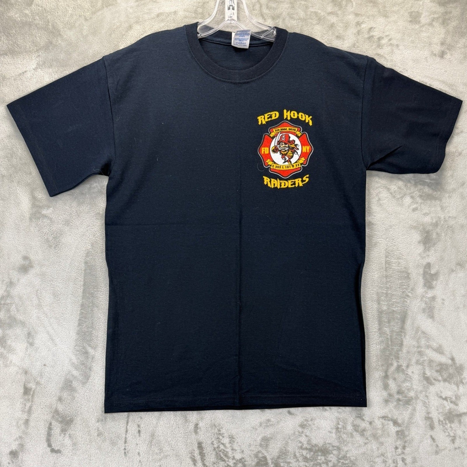 Collectible Gildan FDNY Red Hook Raiders T-Shirt Mens M Black BKLYN