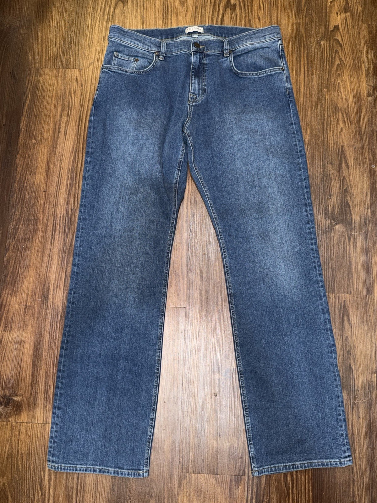 NWT TECOVAS STANDARD CUT MEDIUM BLUE JEANS SZ 36X34