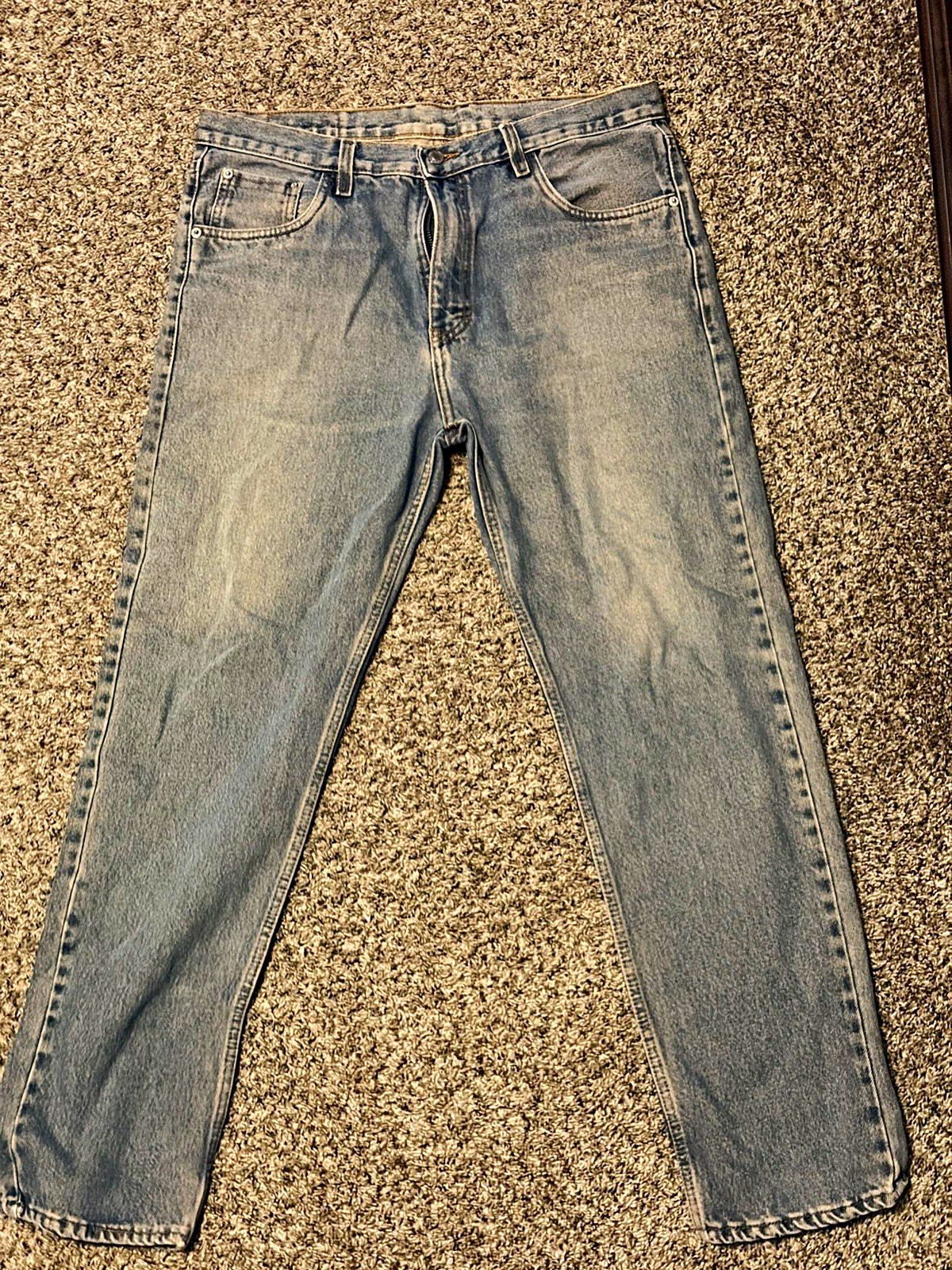 Levi’s Men’s Blue Denim Straight Jeans Medium Wash 5-Pocket Mid Rise