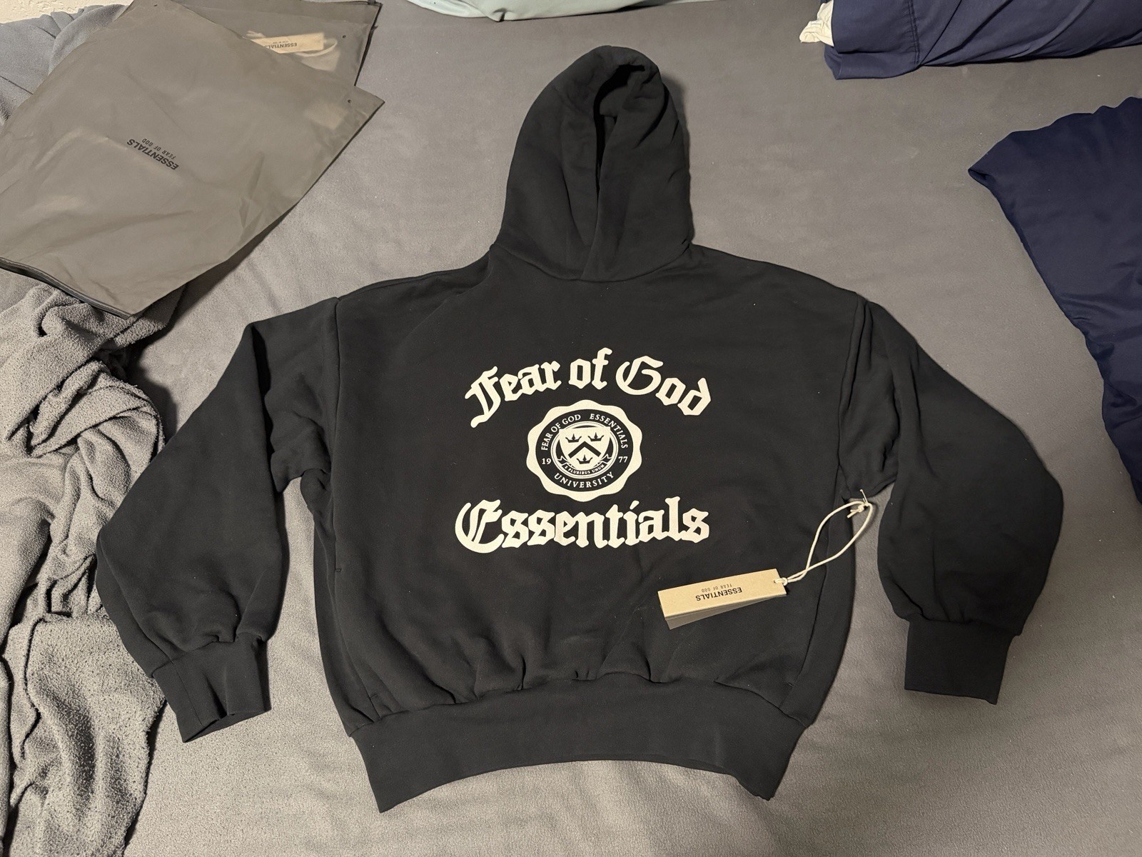 Fear of Gods Essentials Men’s University Heavy Hoodie Size Medium