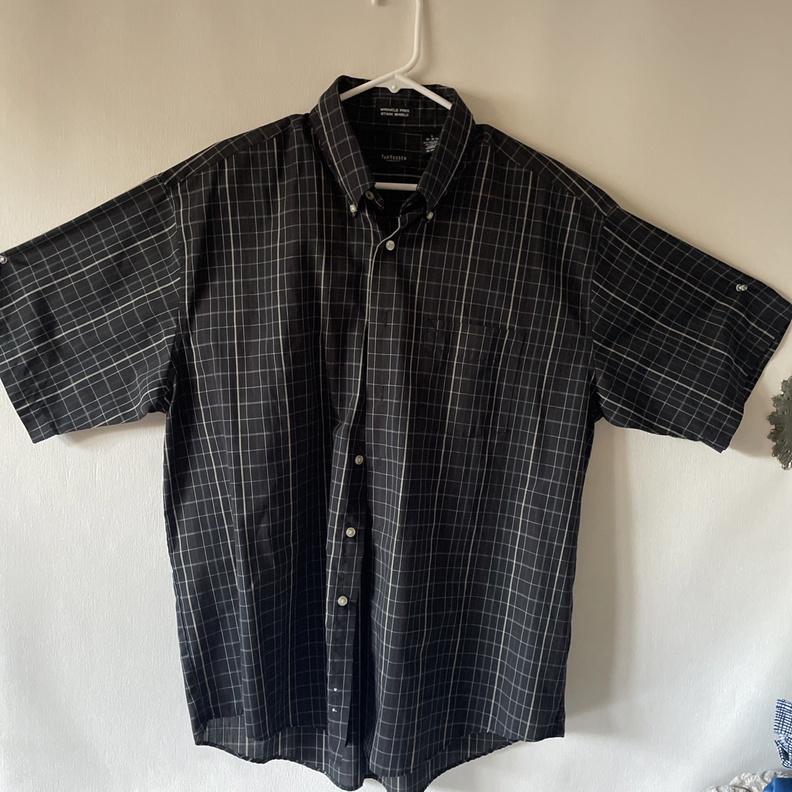 Van Heusen Wrinkle Free Broadcloth Shirt L