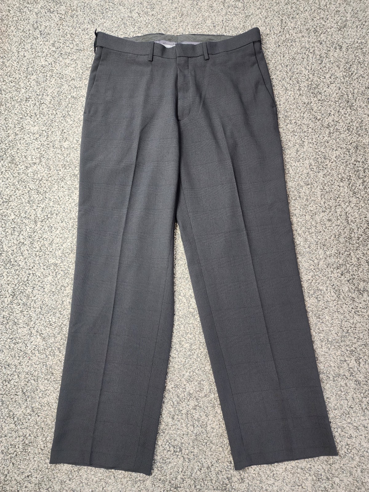 Haggar Gray Dress Pants men’s 34 Classic Fit Straight 0022