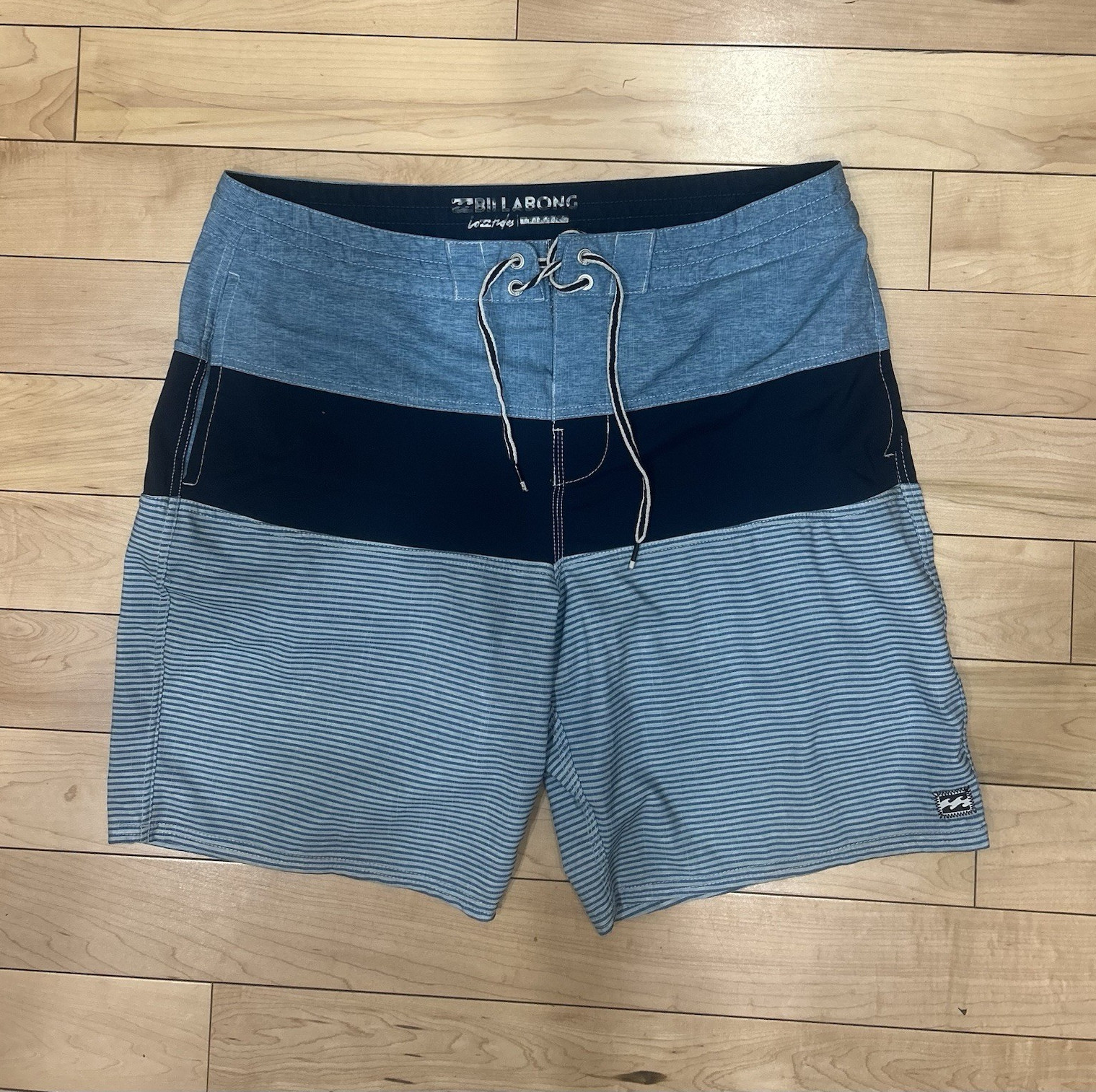 Billabong Men’s Board Shorts 34 Blue/Black Striped Drawstring Back Pocket
